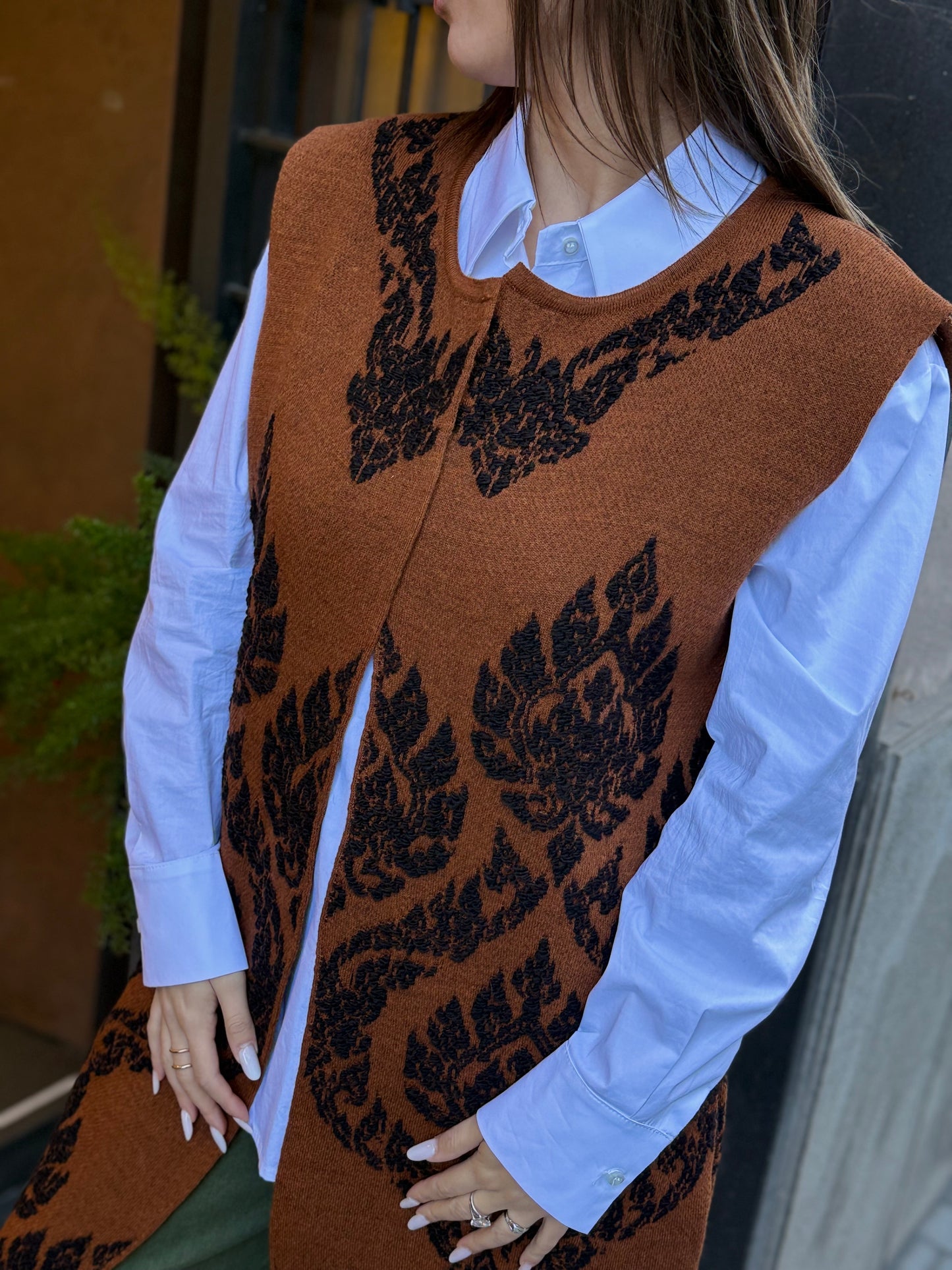 Tensione in Gilet lungo arabesque TABACCO