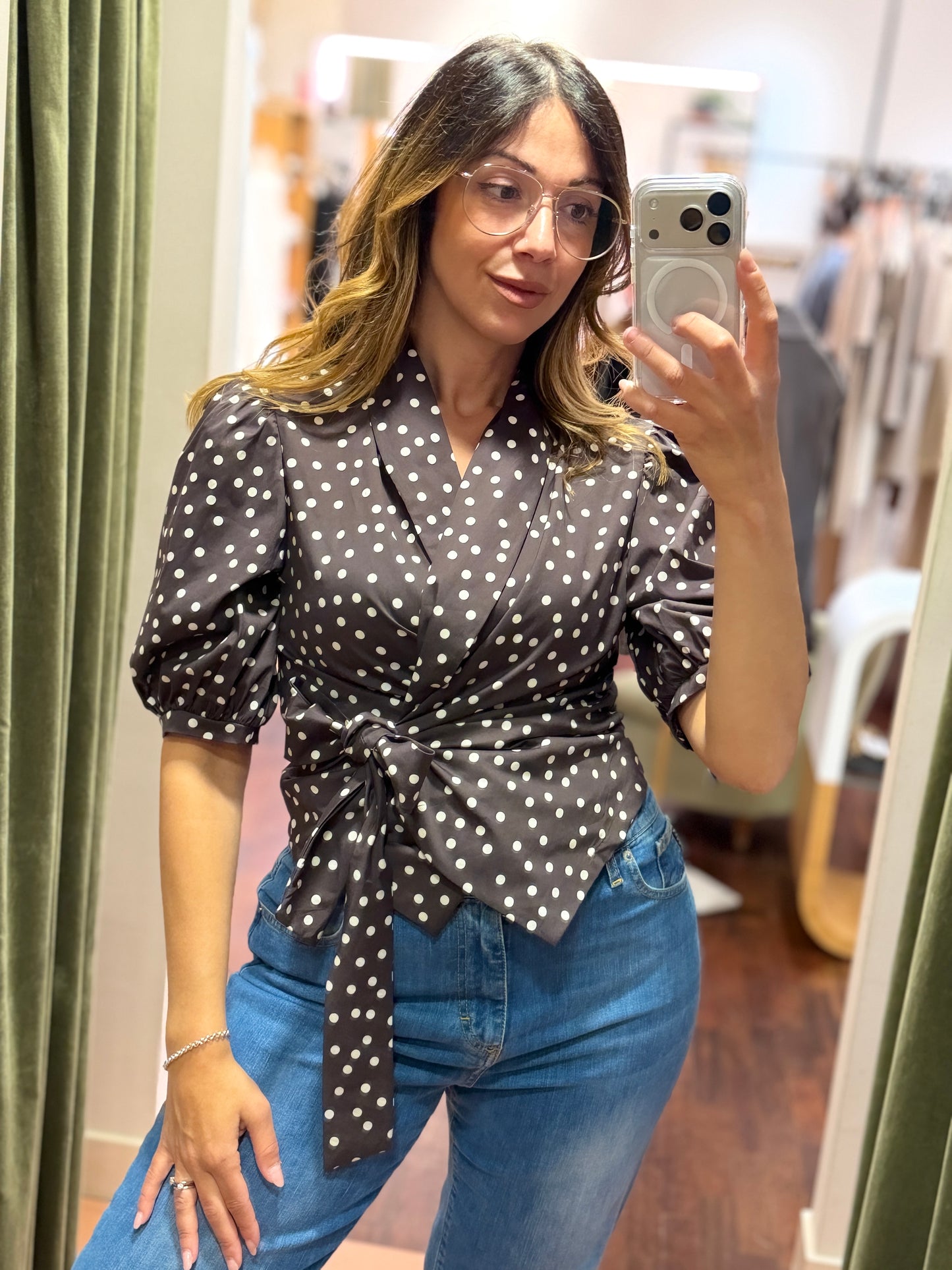 Camicia a pois con fiocco ( disponibile in più colori)