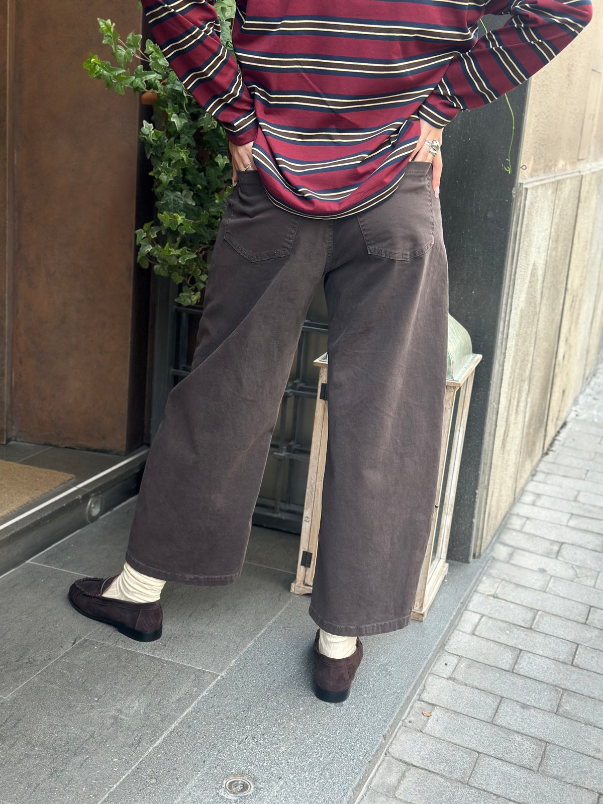 Tensione in Pantalone moro con cinta