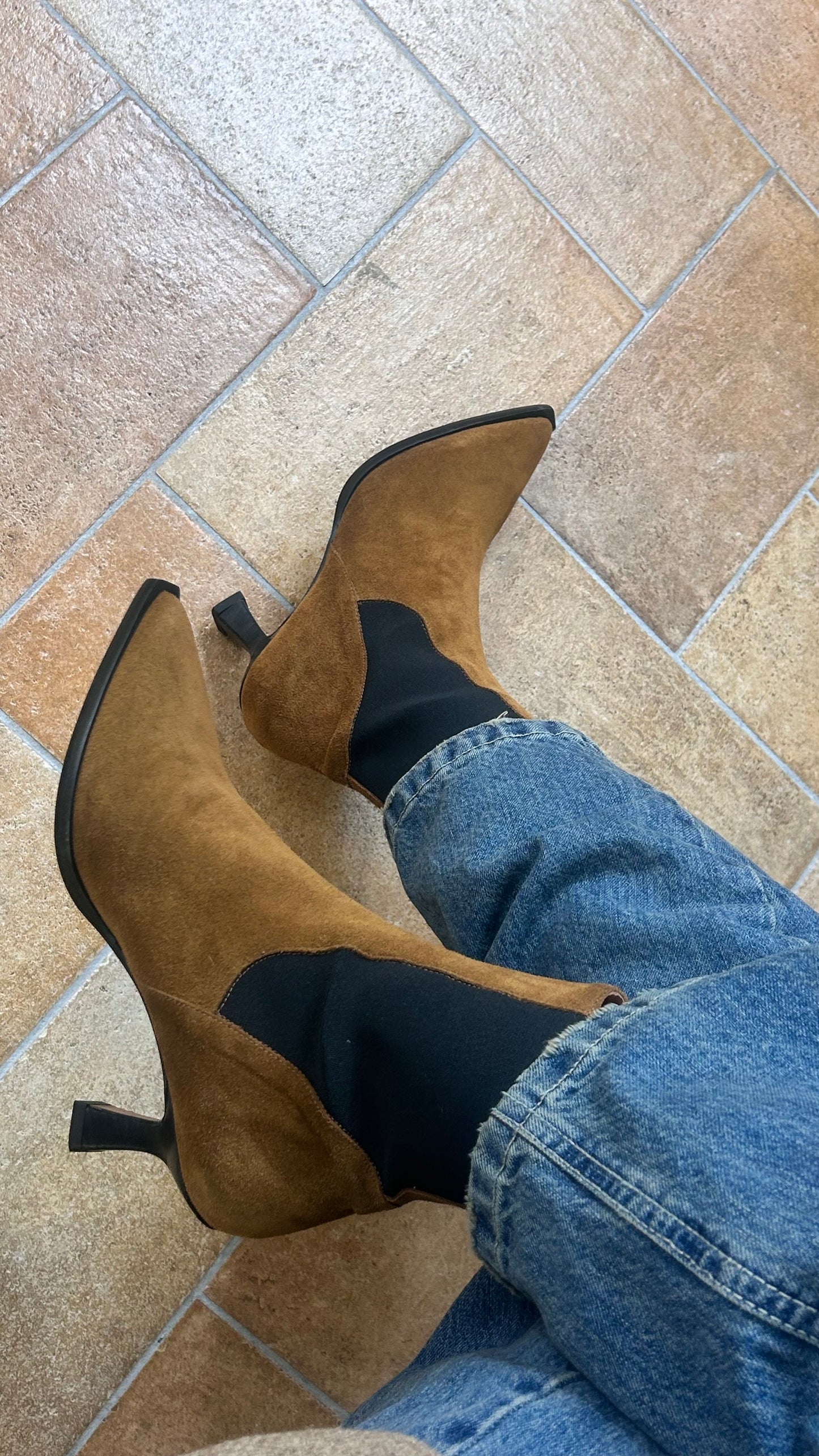 Angel Alarcon BRIELAS Stivaletto scamosciato con elastici MOGANO