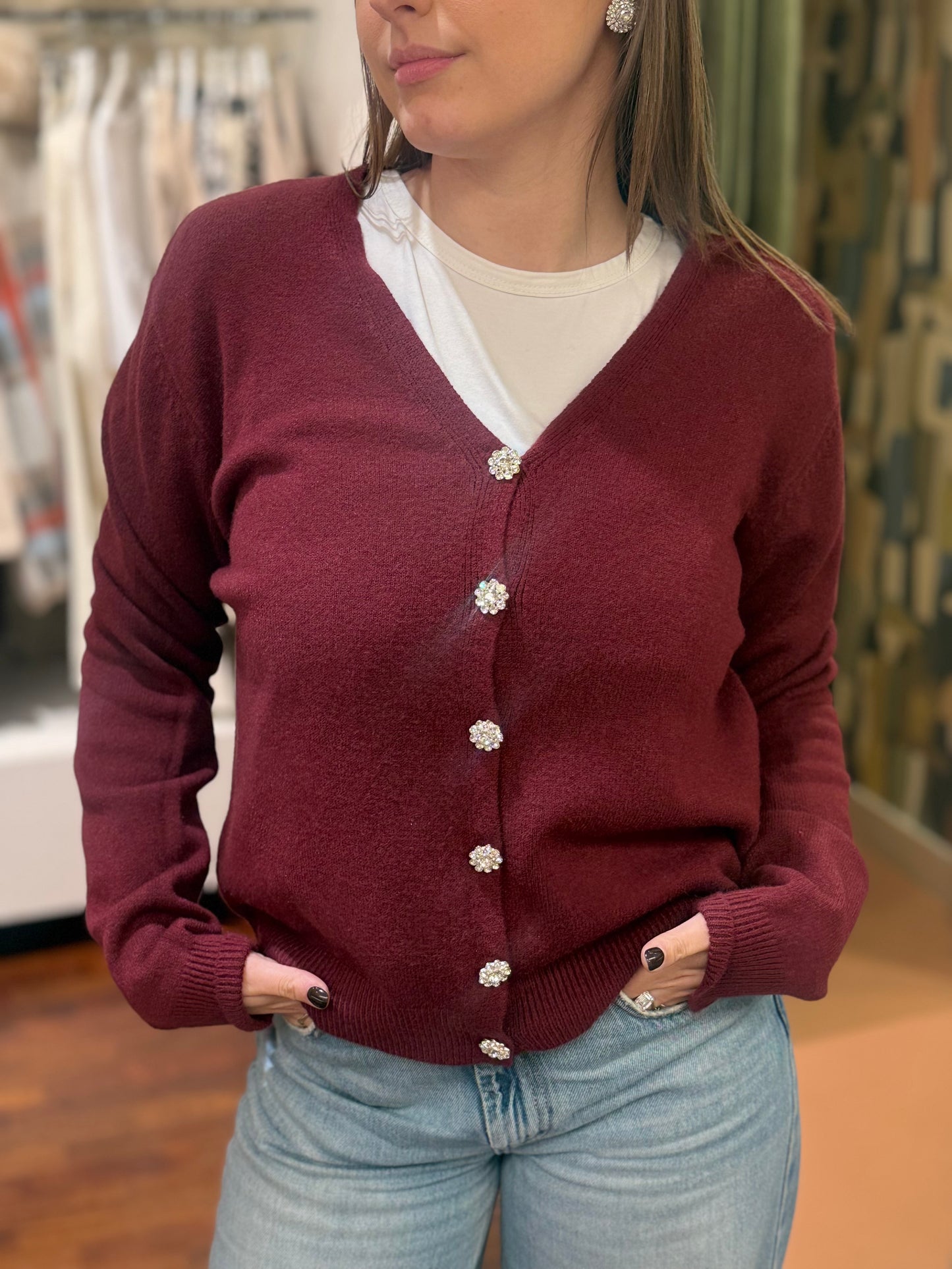 Cardigan a V CARLOTTA con bottoni gioiello VINO