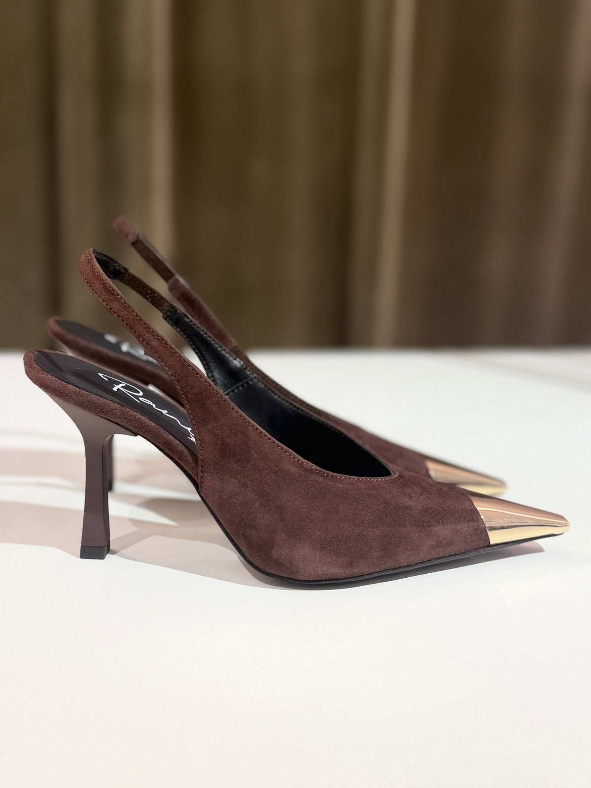 Slingback in camoscio MORO con puntale ORO