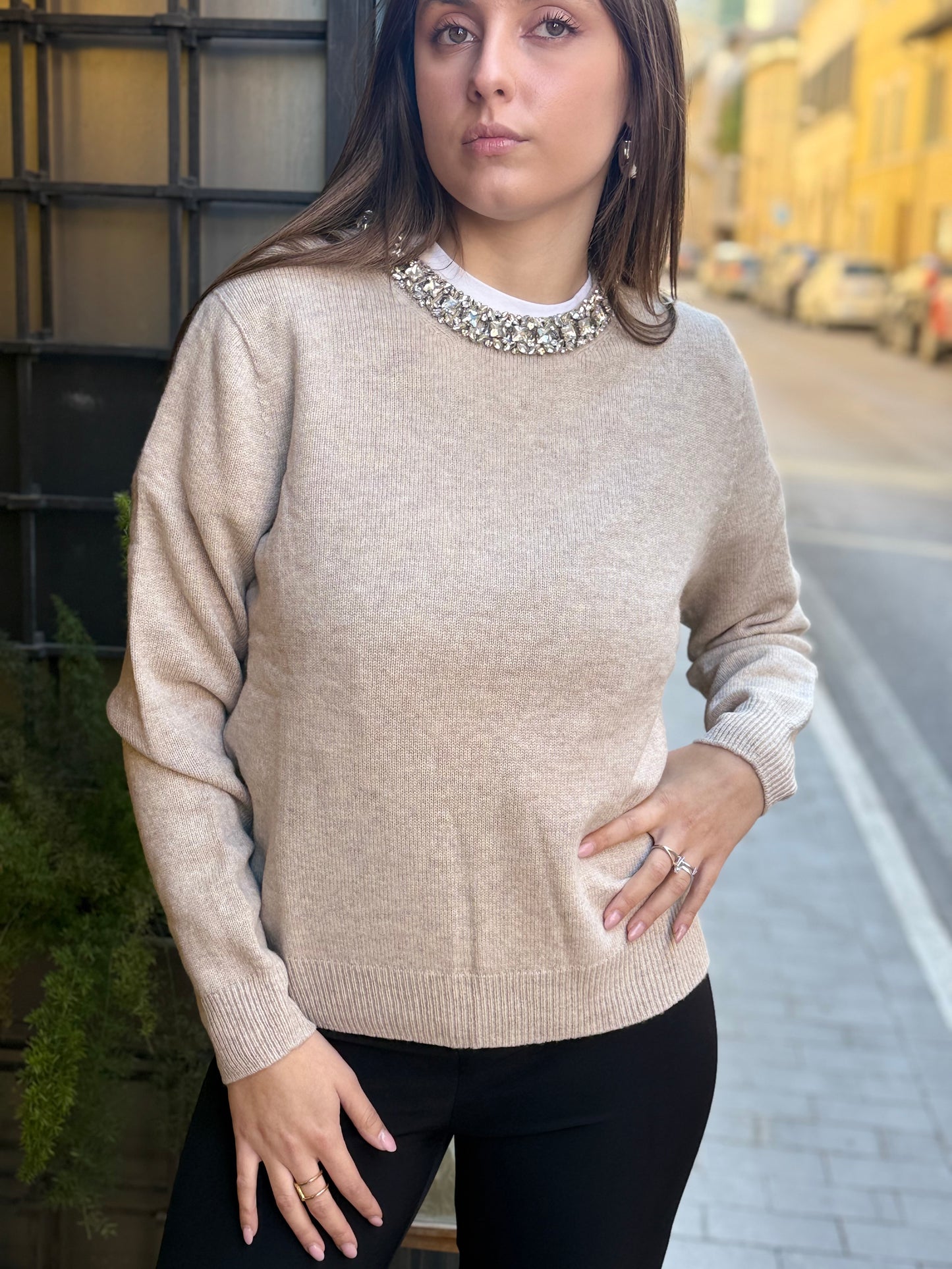 Maglia TIFFANY con girocollo gioiello BEIGE