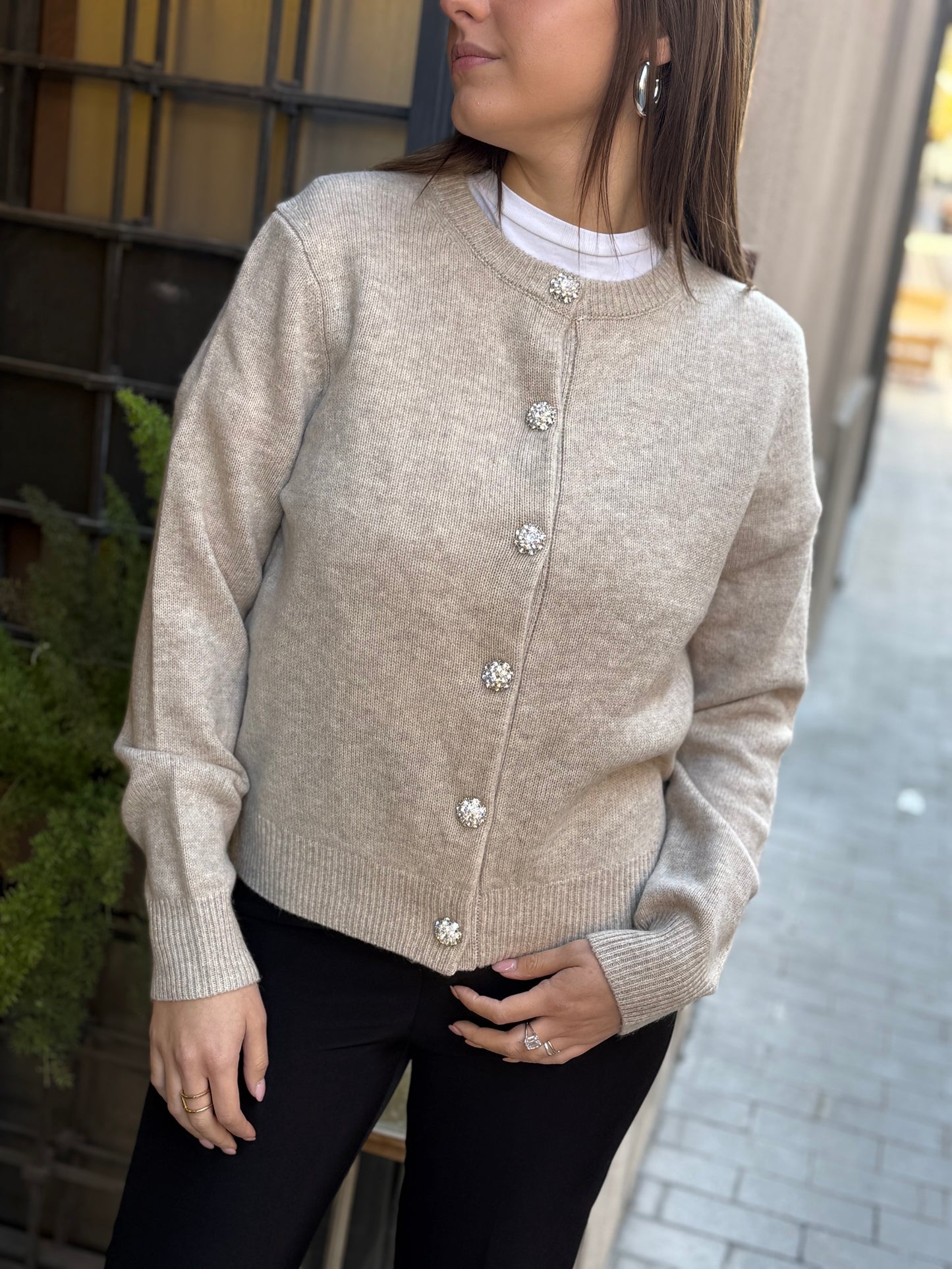 Cardigan GIOIA girocollo con bottoni gioiello BEIGE