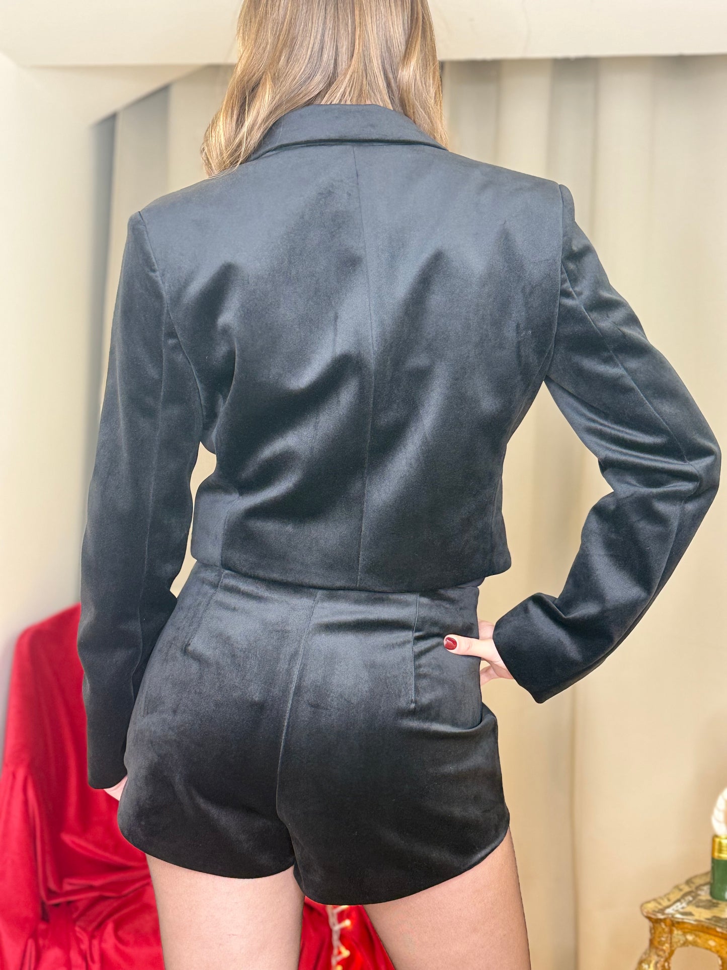 Tensione in Giacca crop in velluto NERO