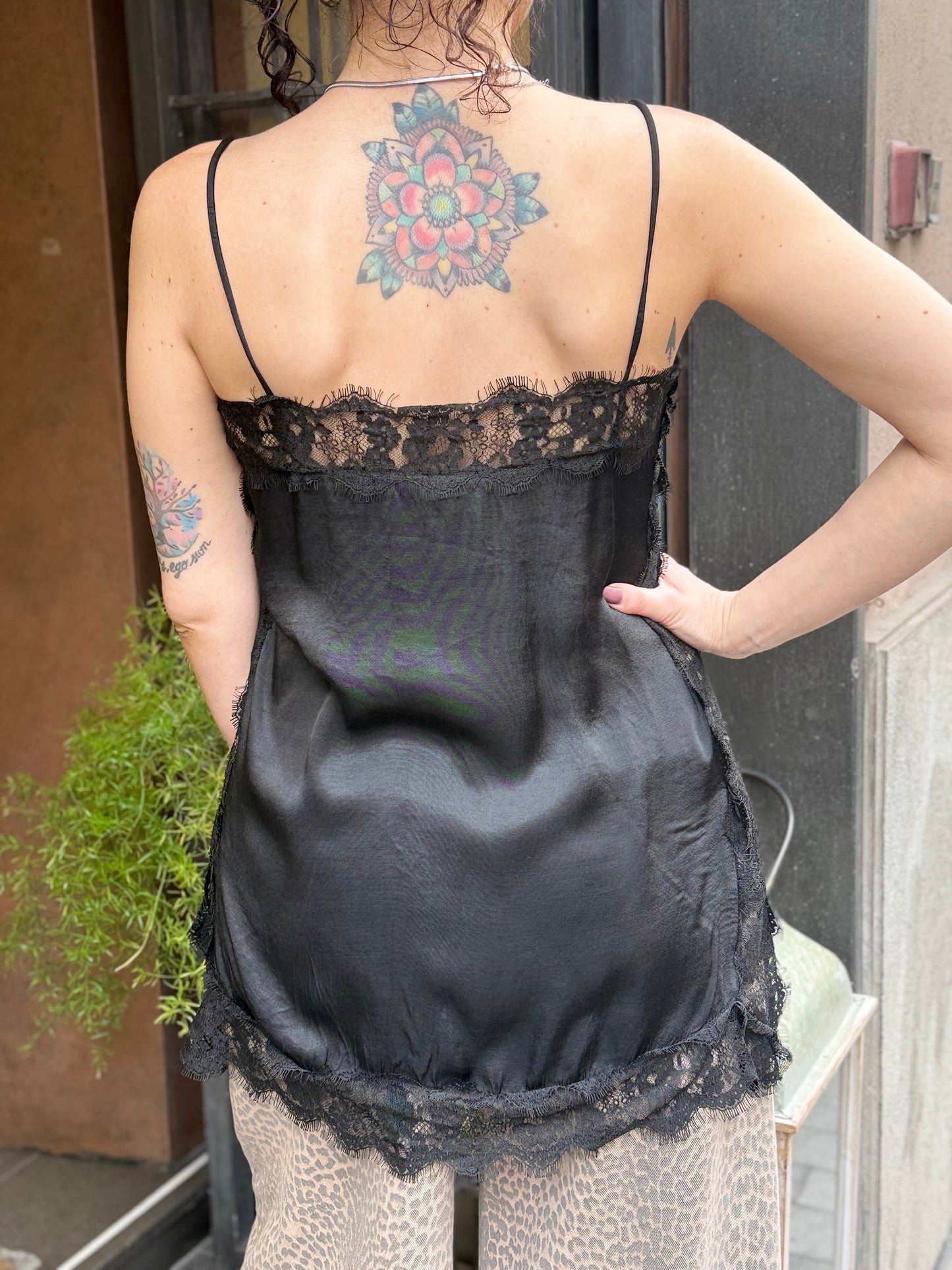 Top in lingerie e pizzo NERO