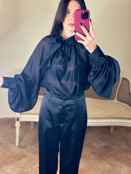 Tensione in Blusa in lyocell con fiocco