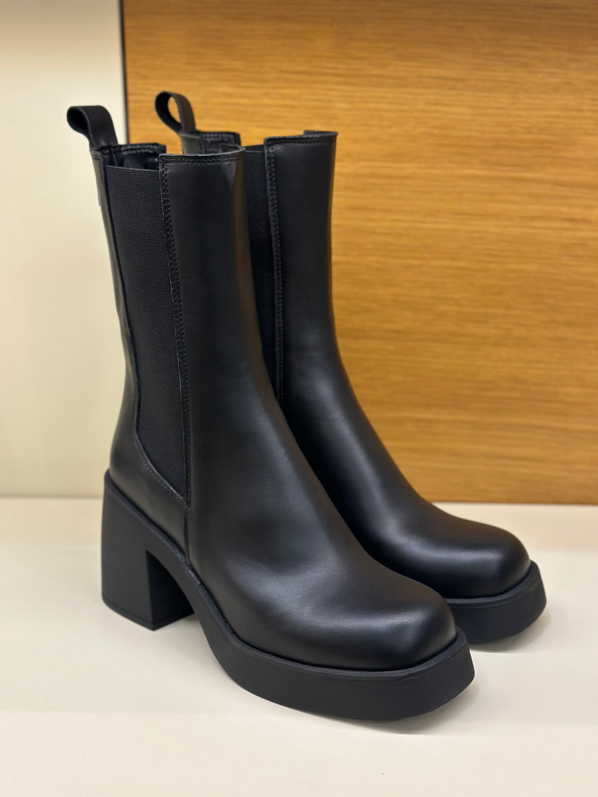 Stivaletto platform NERO