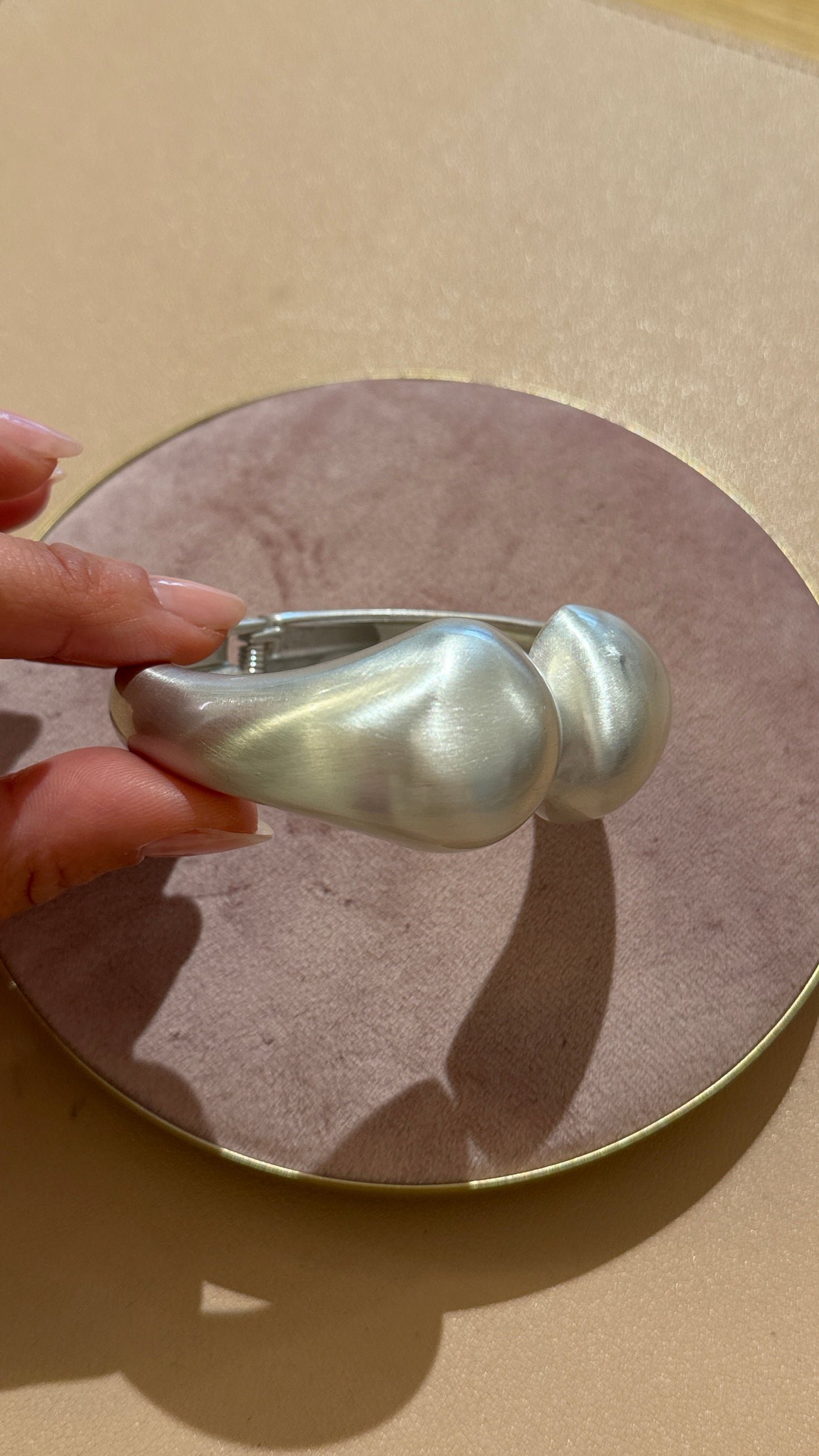 Bracciale abbraccio opaco Argento