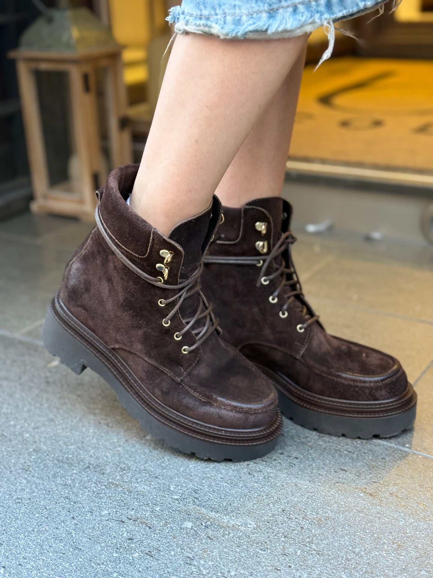 Anfibio in pelle scamosciata MORO