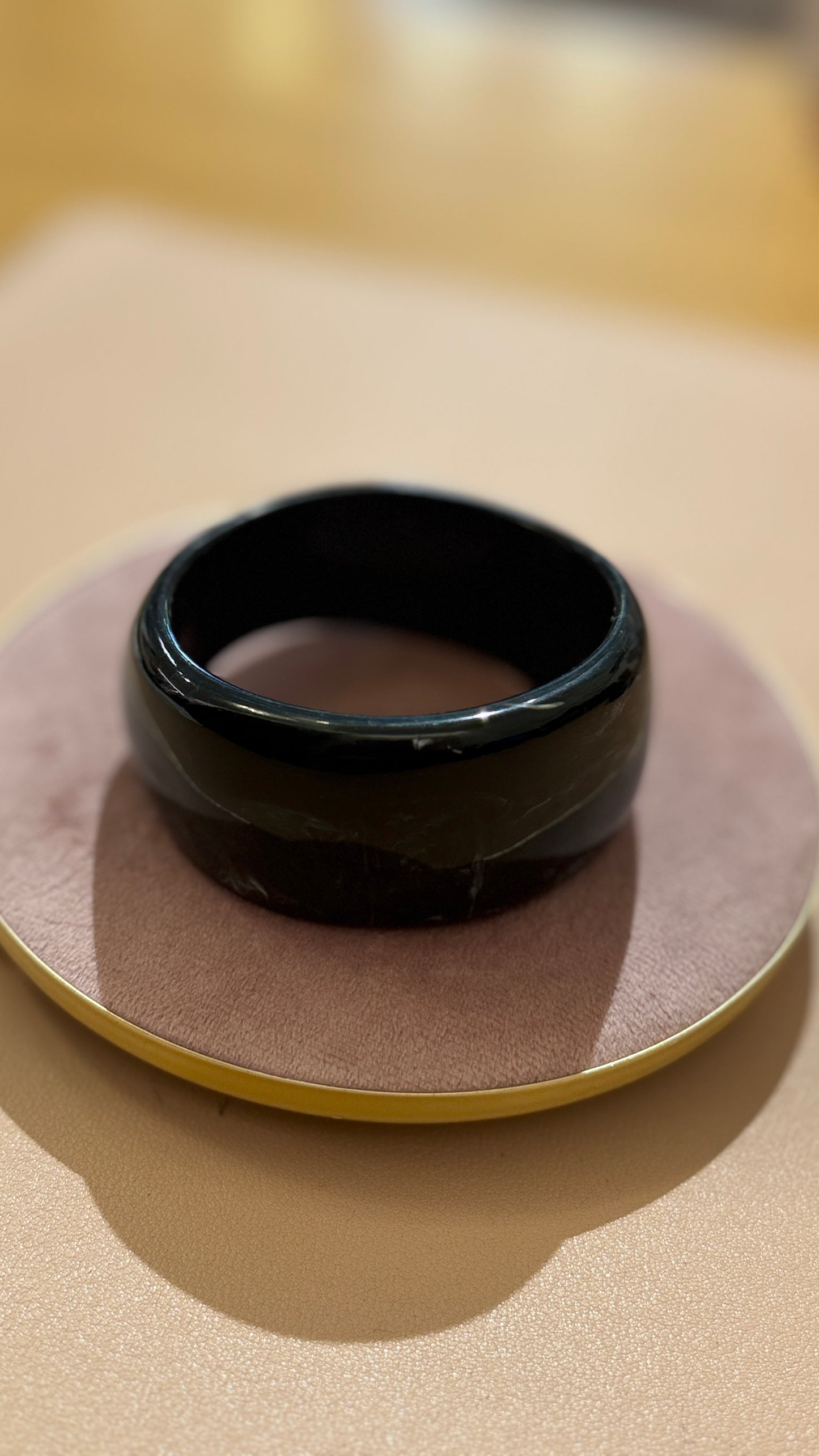 Bracciale rigido in resina Nero