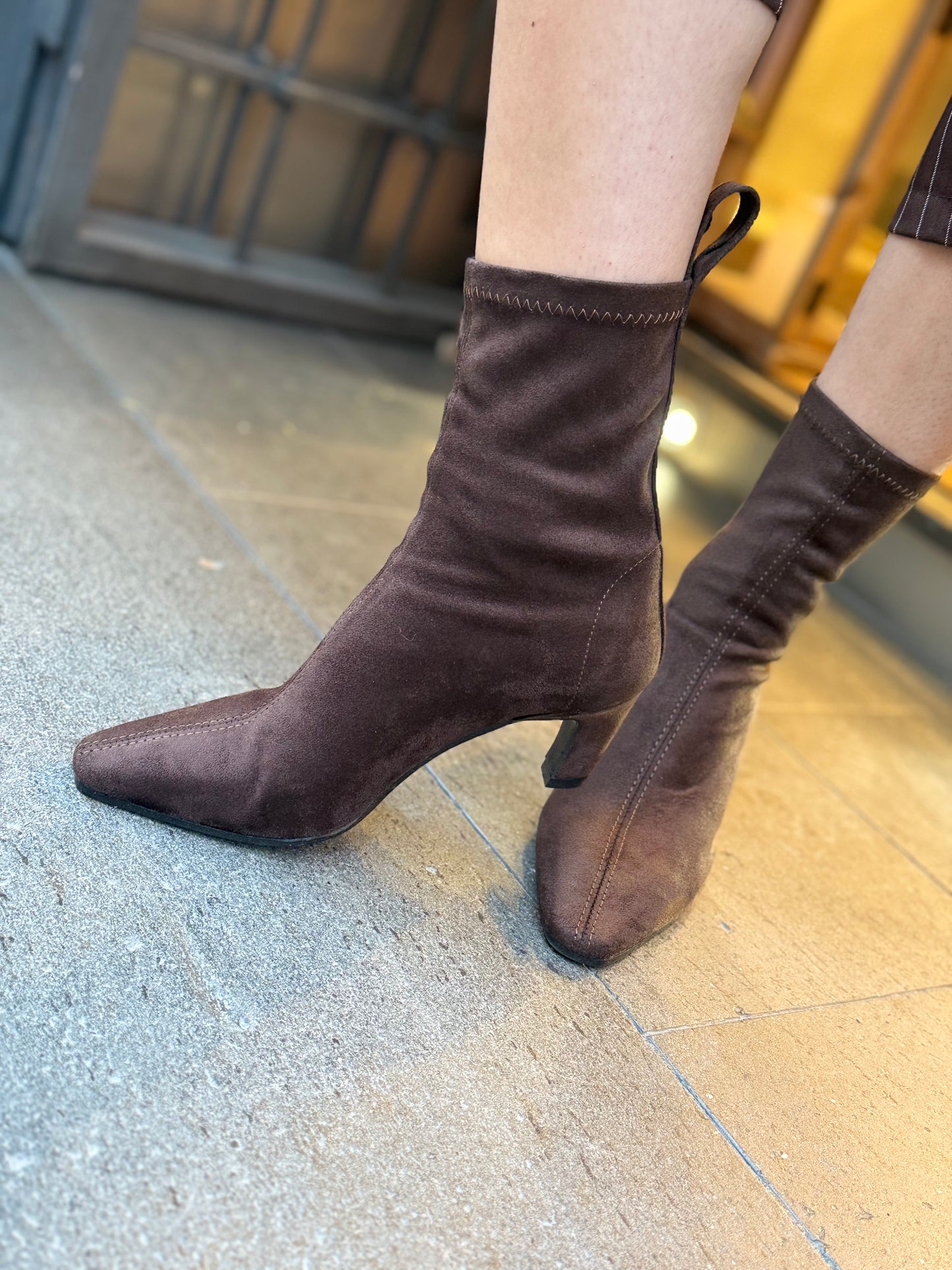 Ovyè Stivaletto calzino in eco-camoscio MORO