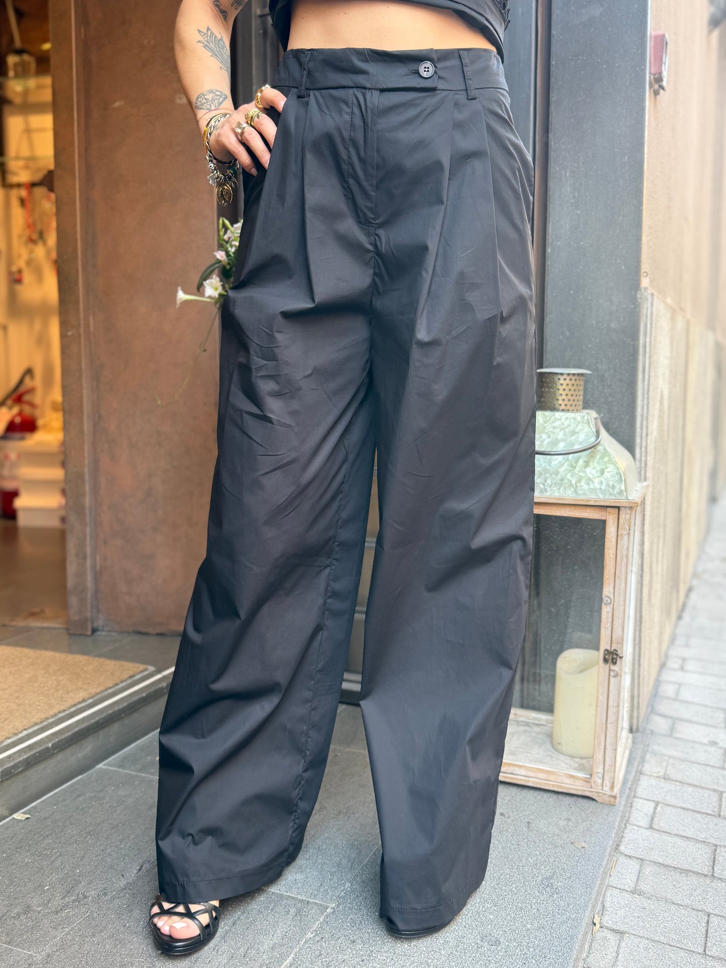 Tensione in Pantalone a palazzo MILITARE  NERO e BIANCO