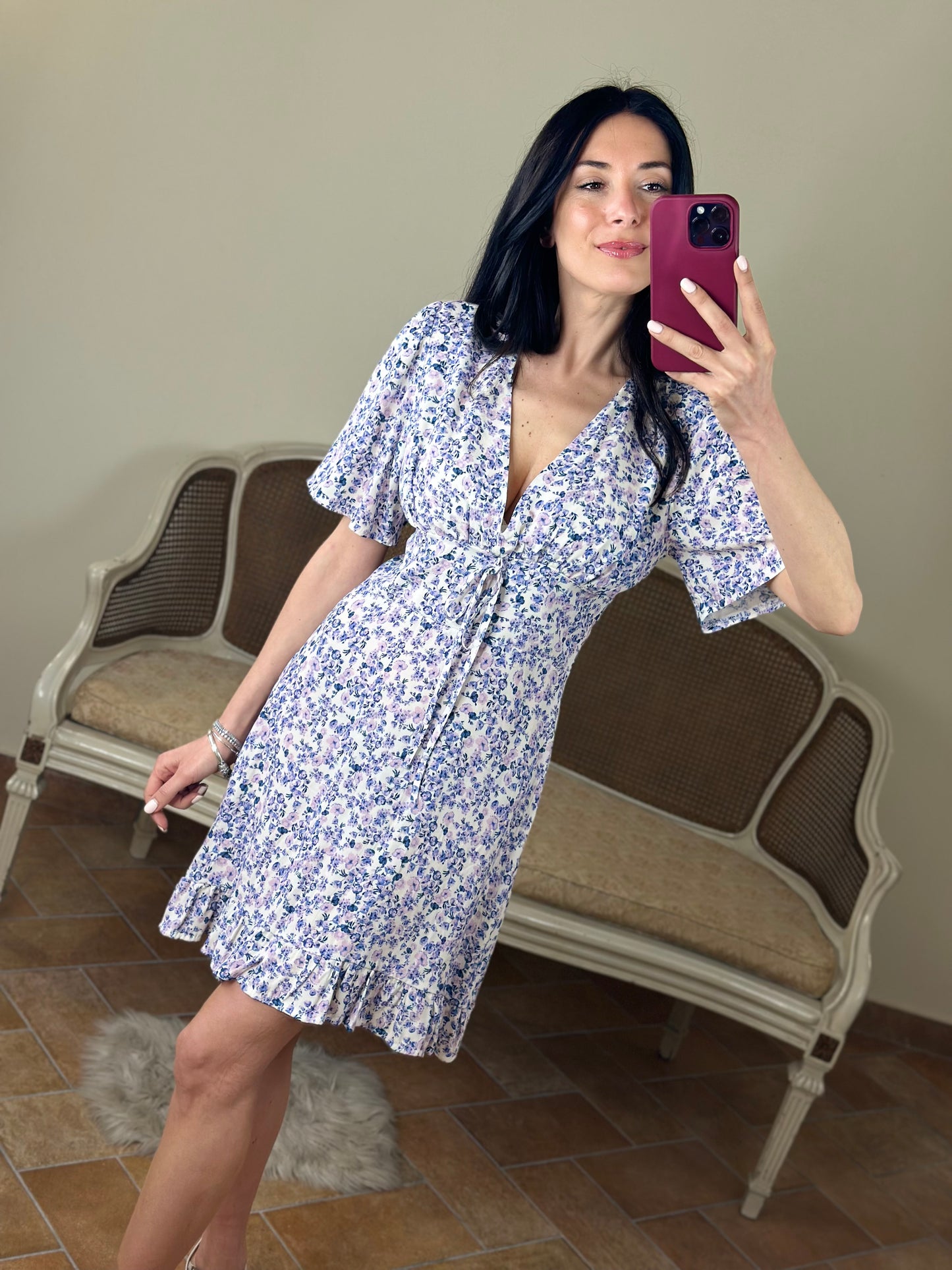 Tensione in Abito corto fiori LILLa