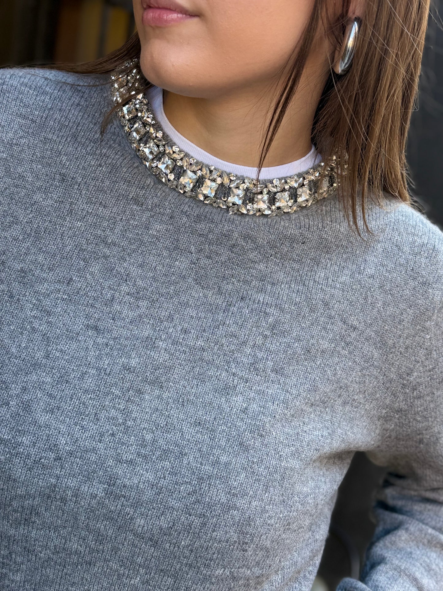 Maglia TIFFANY con girocollo gioiello GRIGIO