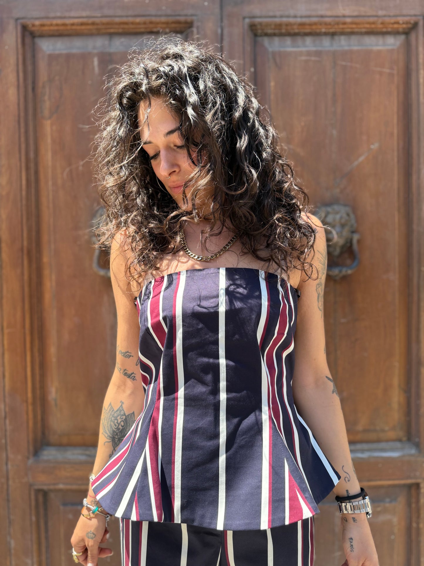 Tensione in Top a fascia riga verticale blu/bianco/bordeaux
