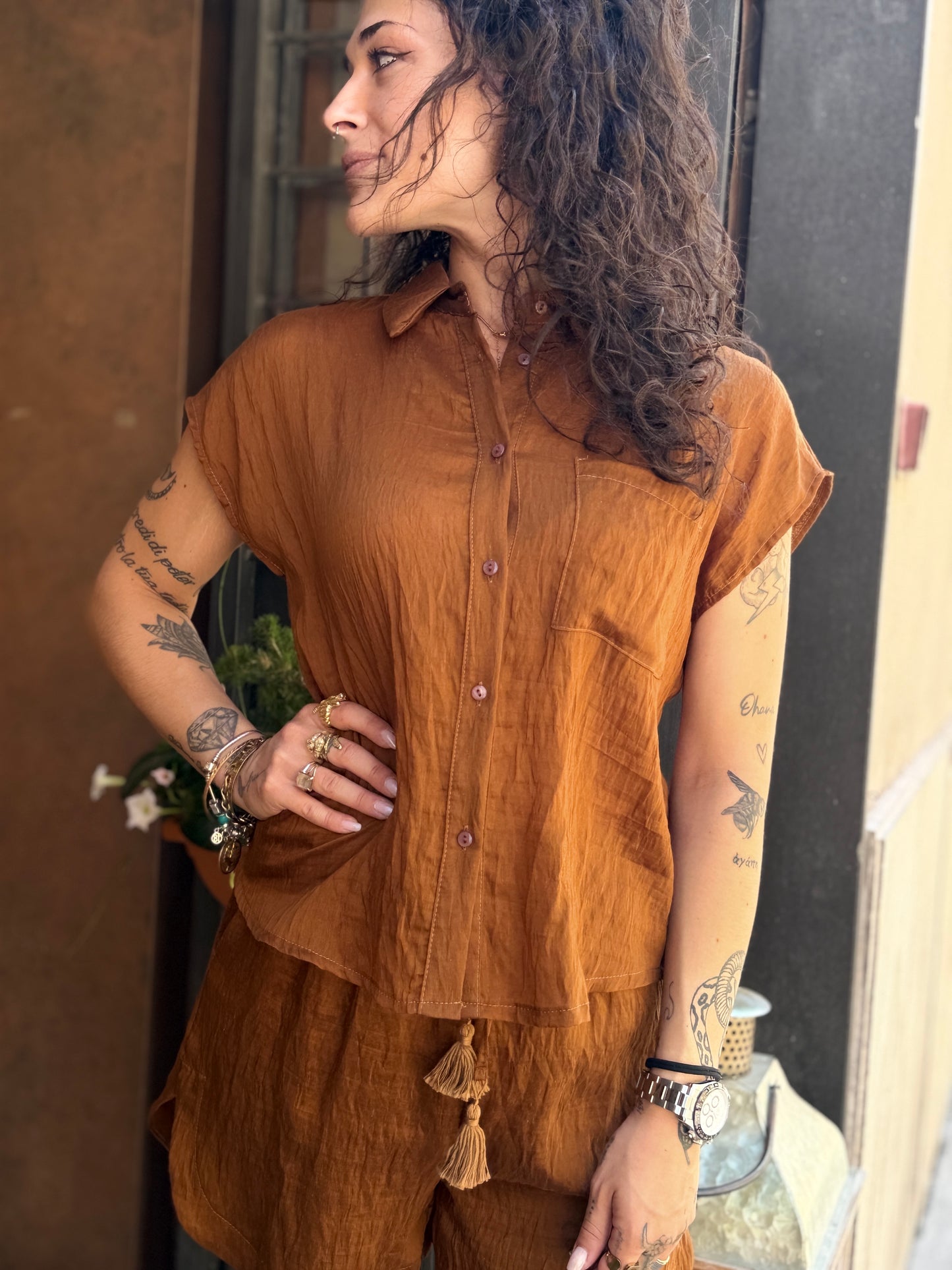 Tensione in Camicia Toscanello, caffè e india