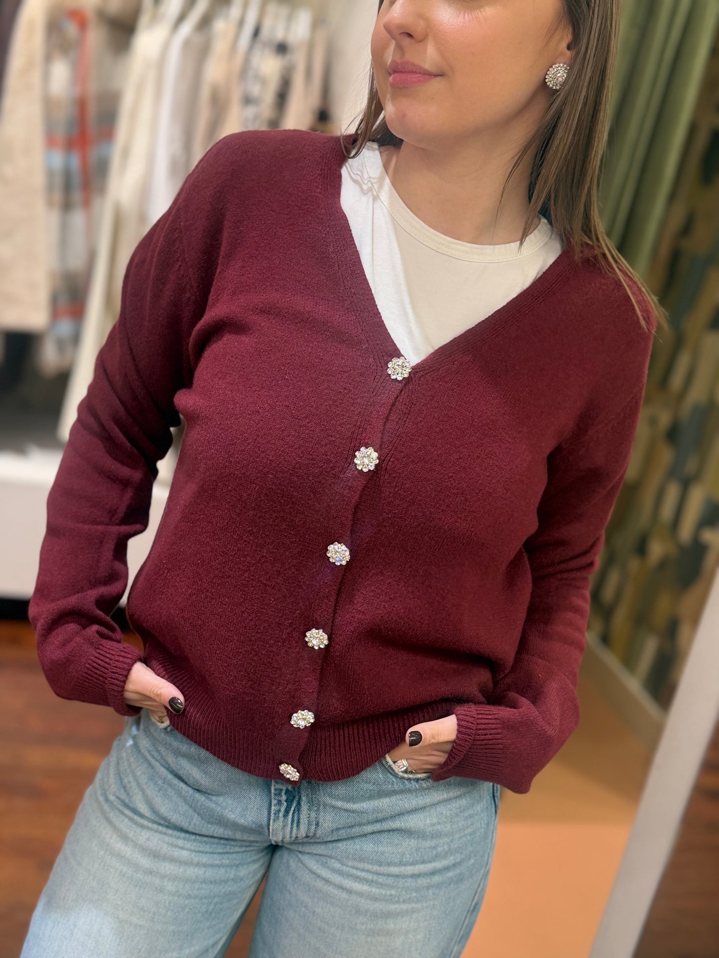 Cardigan a V CARLOTTA con bottoni gioiello VINO