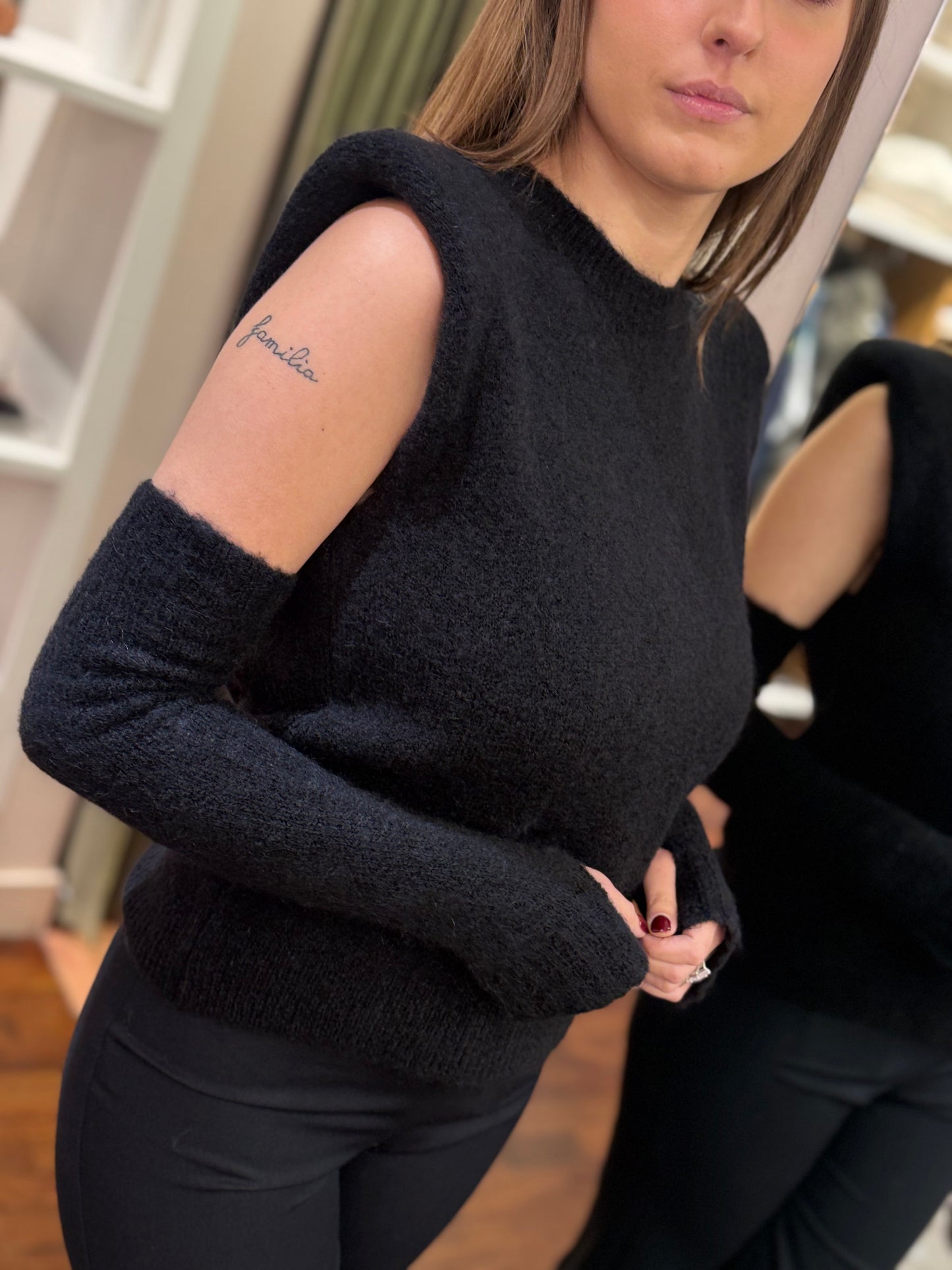 Tensione in Maglia mohair elasticizzato spalline imbottite con manicotti NERO