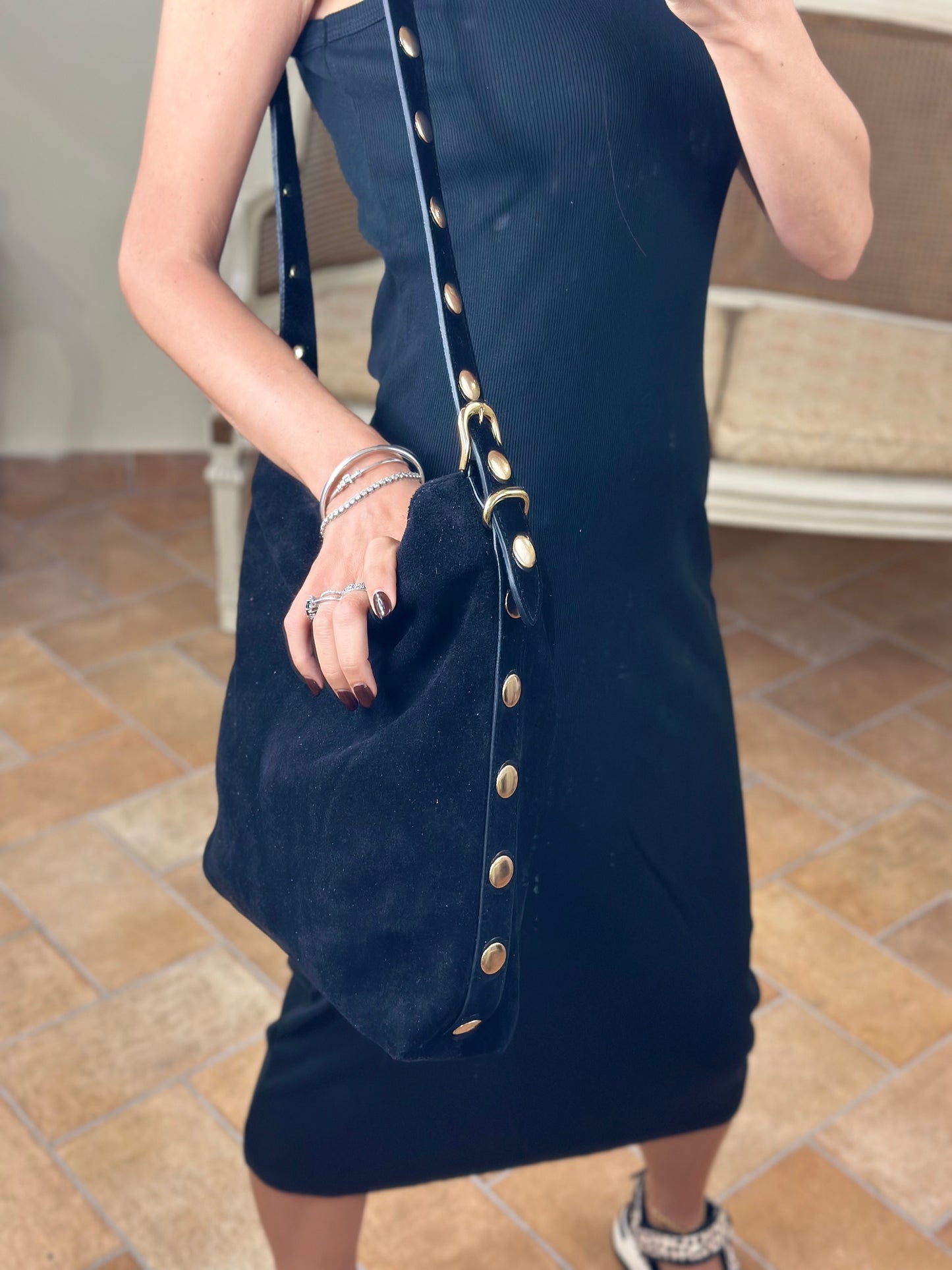 Sacca ISABEL suede con borchie - disponibile in 4 colori