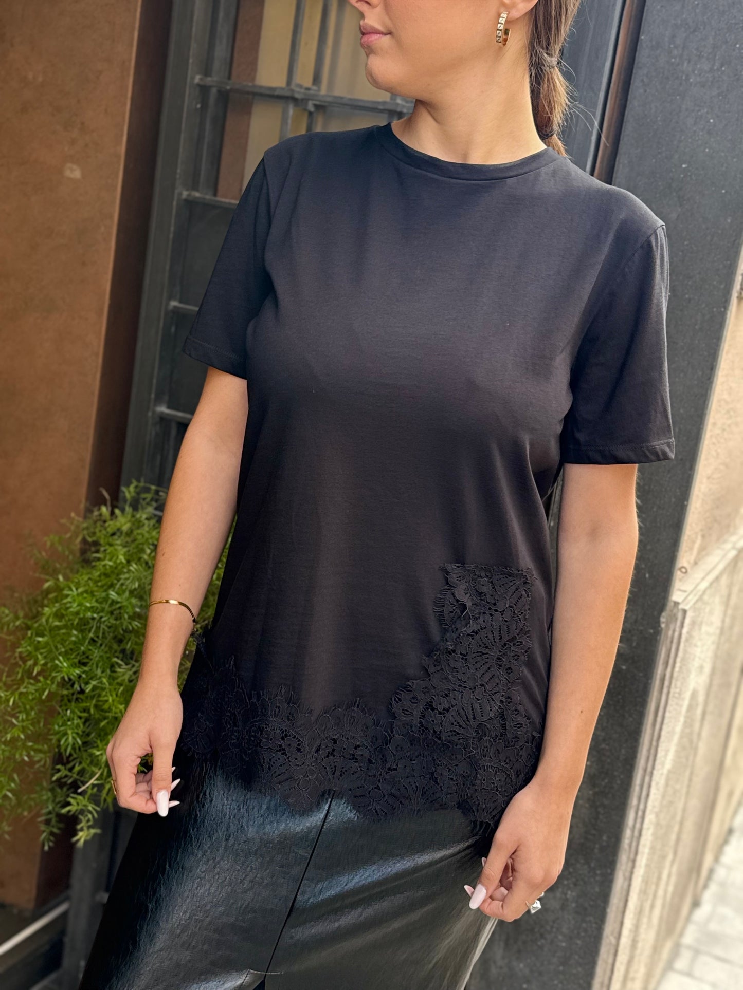 Tensione In T-shirt manica corta con pizzo  NERO/NERO