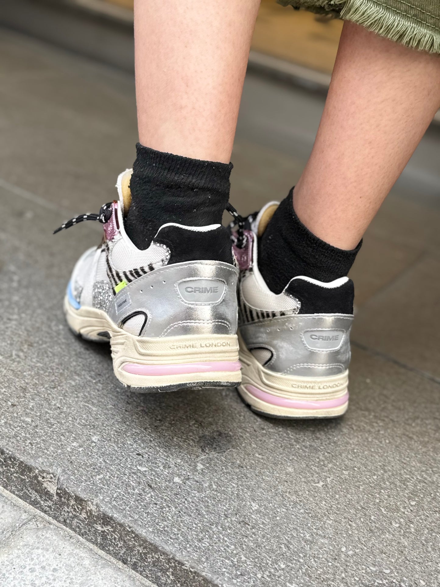 Crime London FUGITIVE Electric Safari