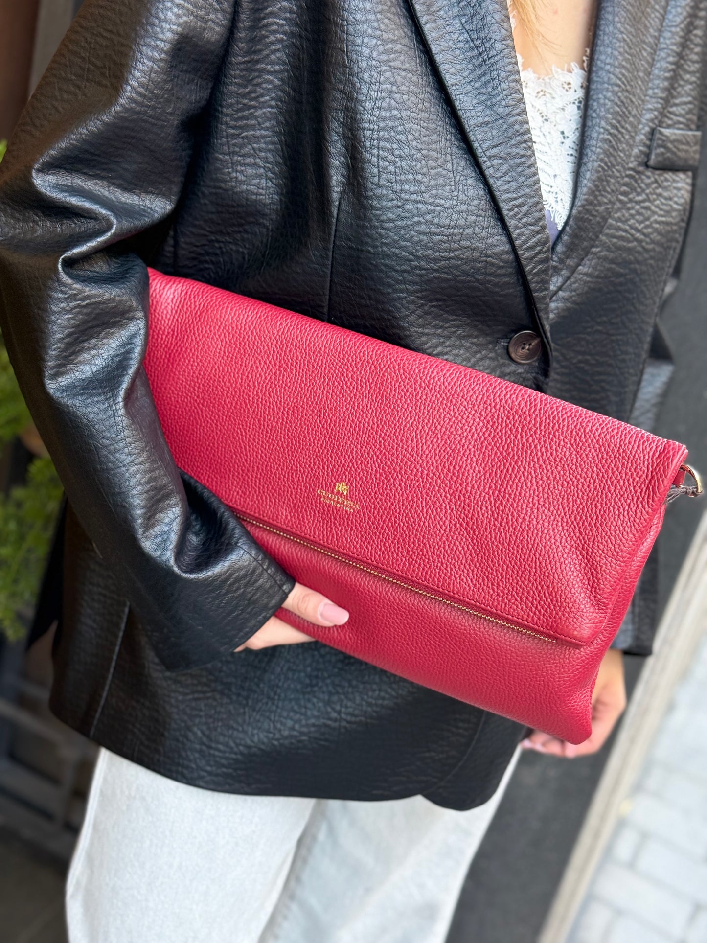 Cuoieria Fiorentina VELVET FLAP BAG XL CHERRY