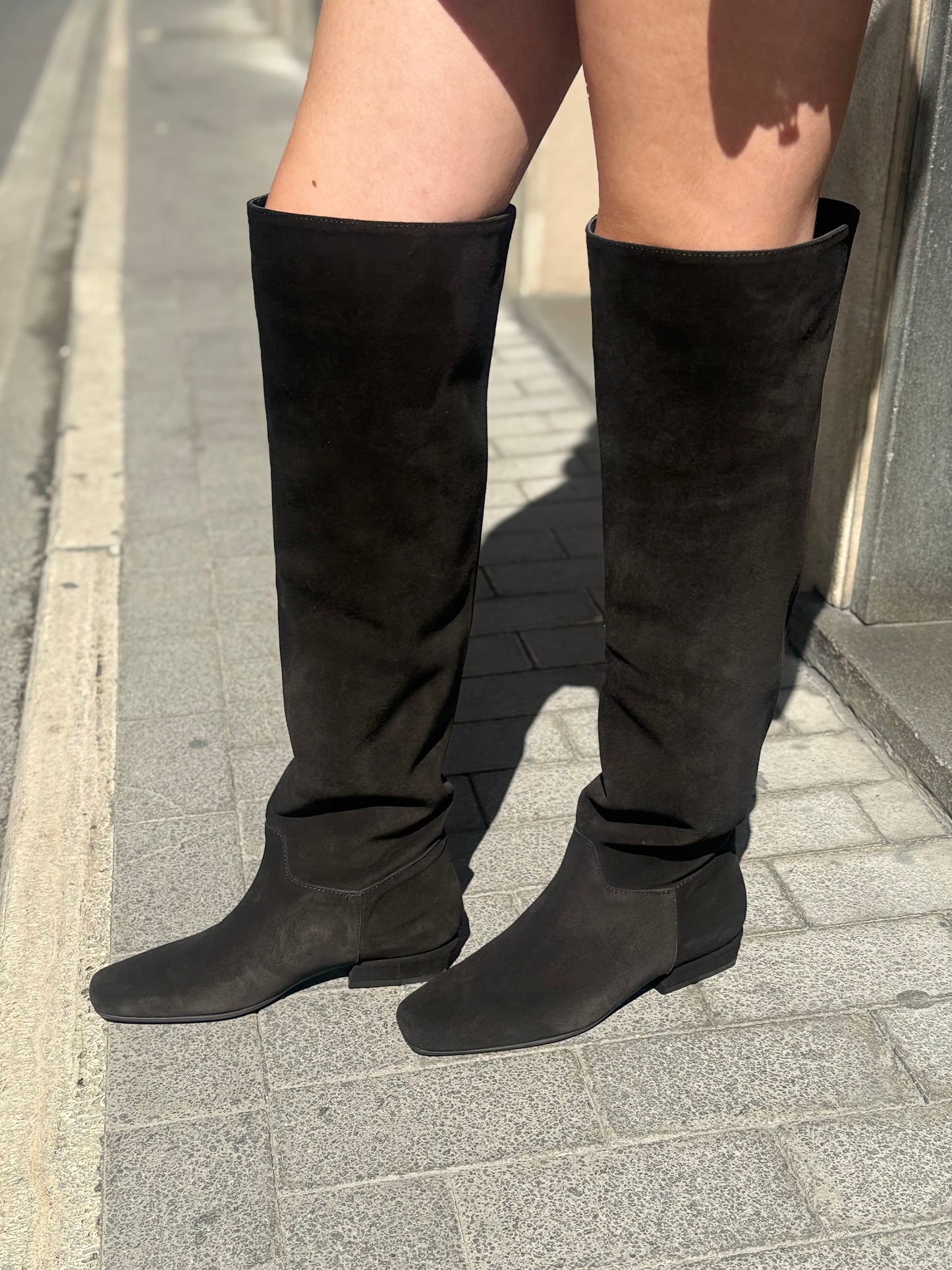 Elisa Lanci Stivale alto in suede NERO