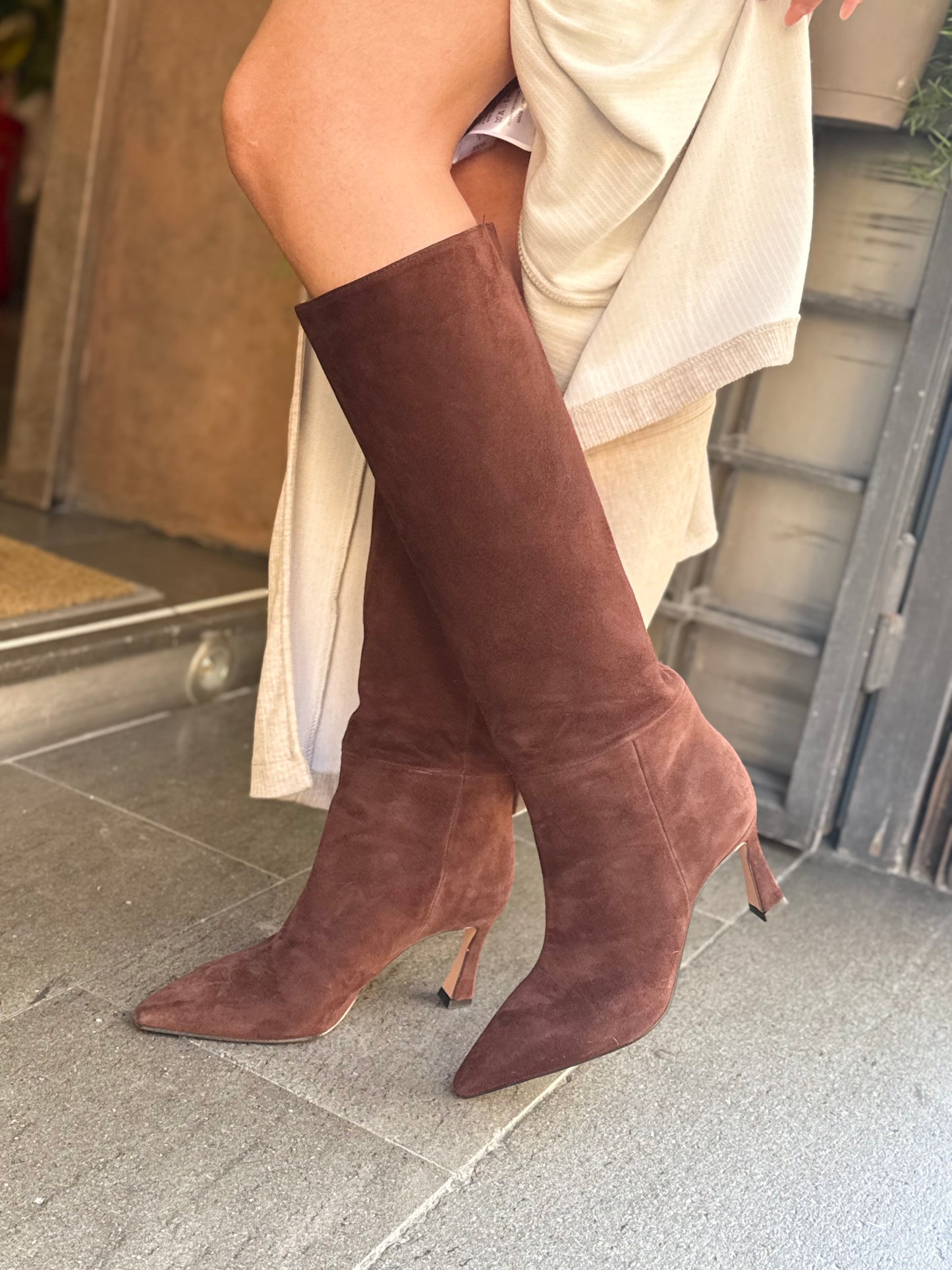 Bianca Dì Stivale tubolare in camoscio CAFFÈ