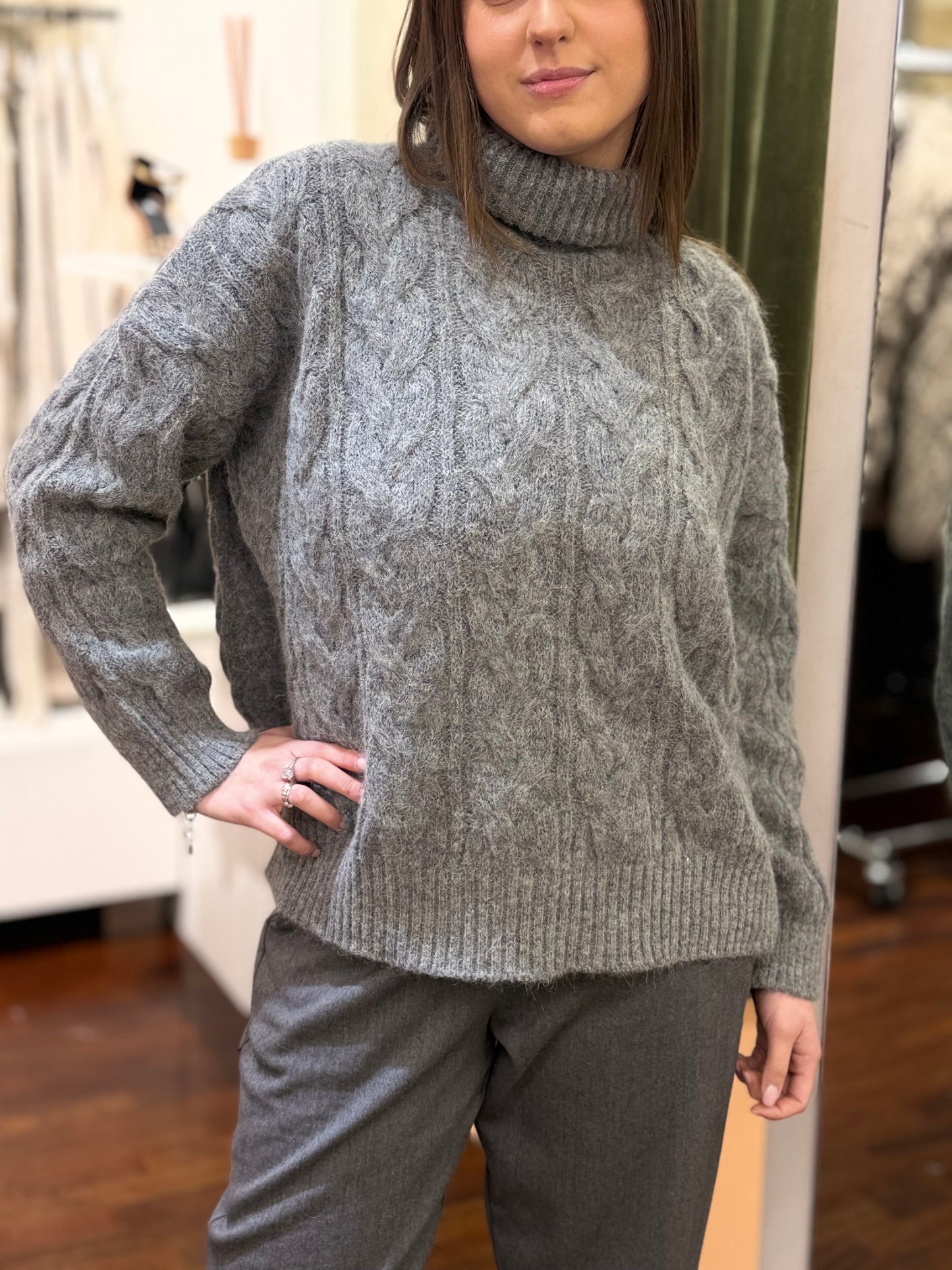 Tensione In Maglia collo alto con trecce in alpaca GRIGIO