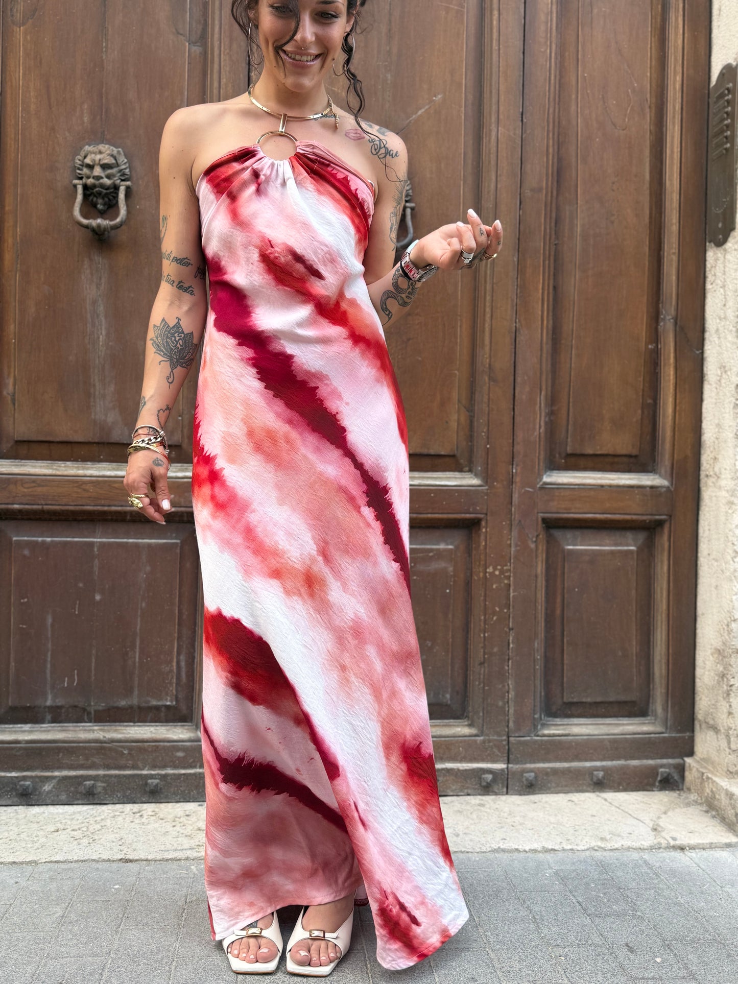 Haveone Abito Tie dye con collana dorata