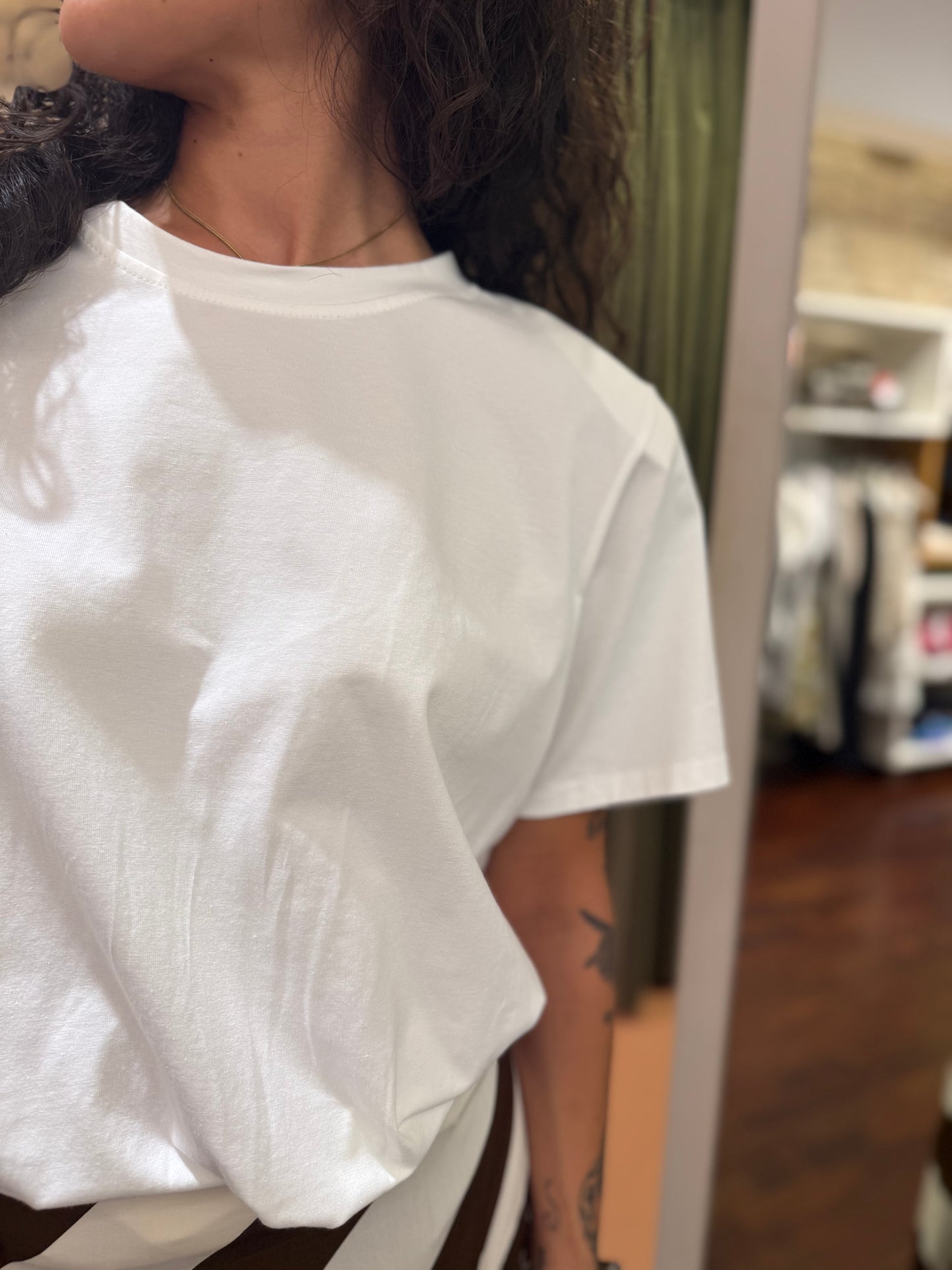 T-shirt spalla imbottita