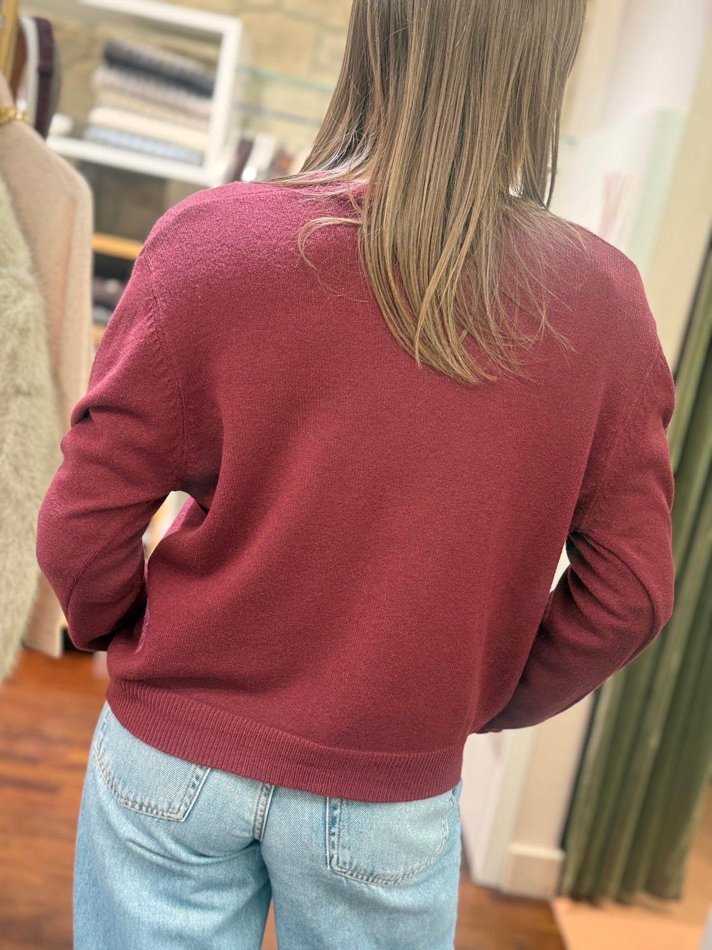 Cardigan a V CARLOTTA con bottoni gioiello VINO