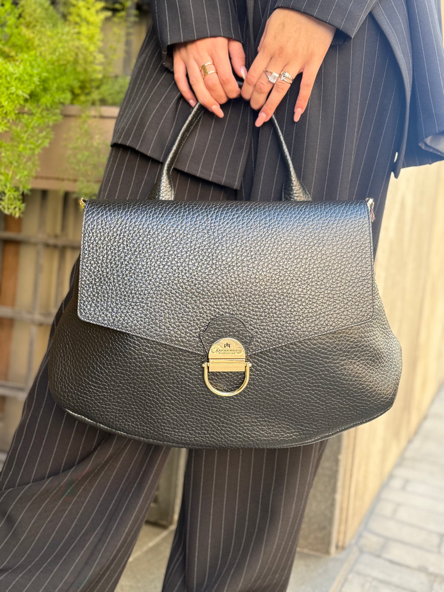 Cuoieria Fiorentina JESS LARGE FLAP BAG NERO