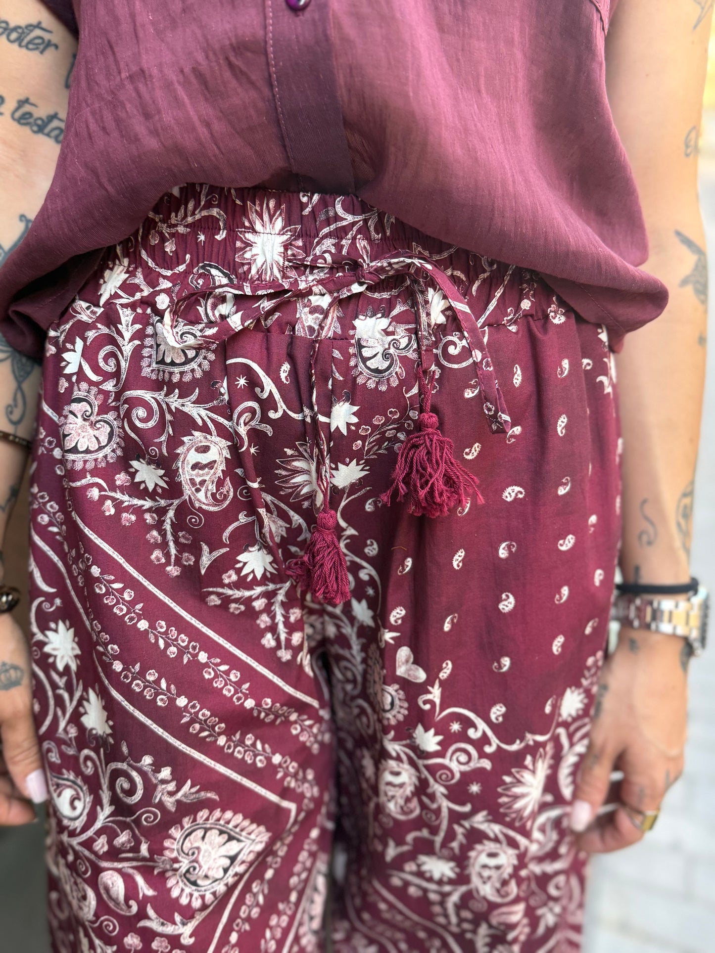 Tensione in Pantalone fantasia VINO