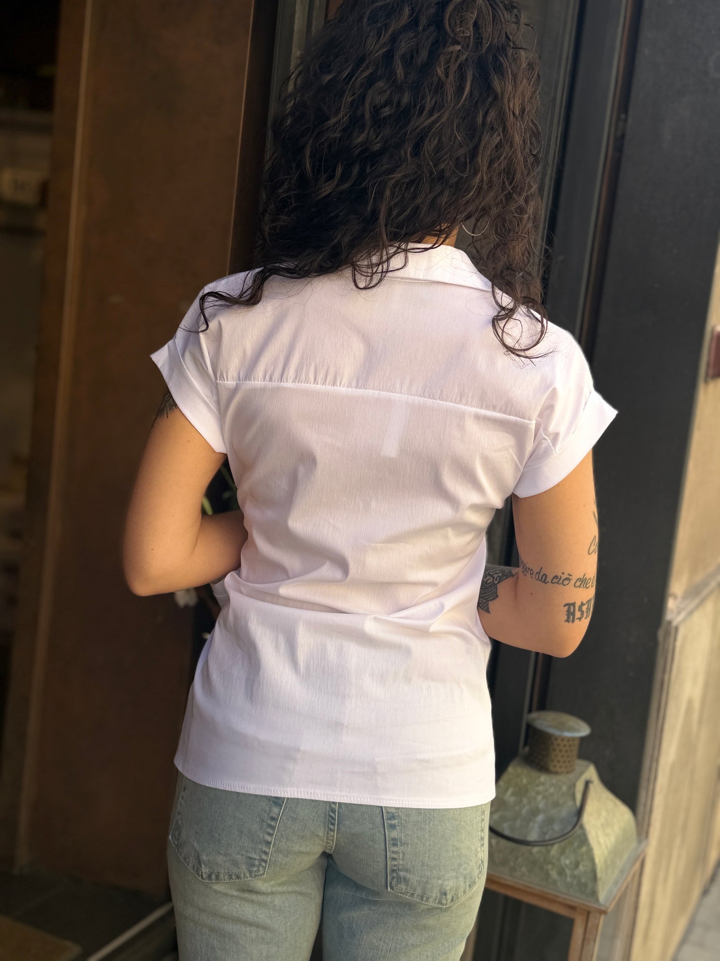 Camicia con nodo (disponibile in più colori)