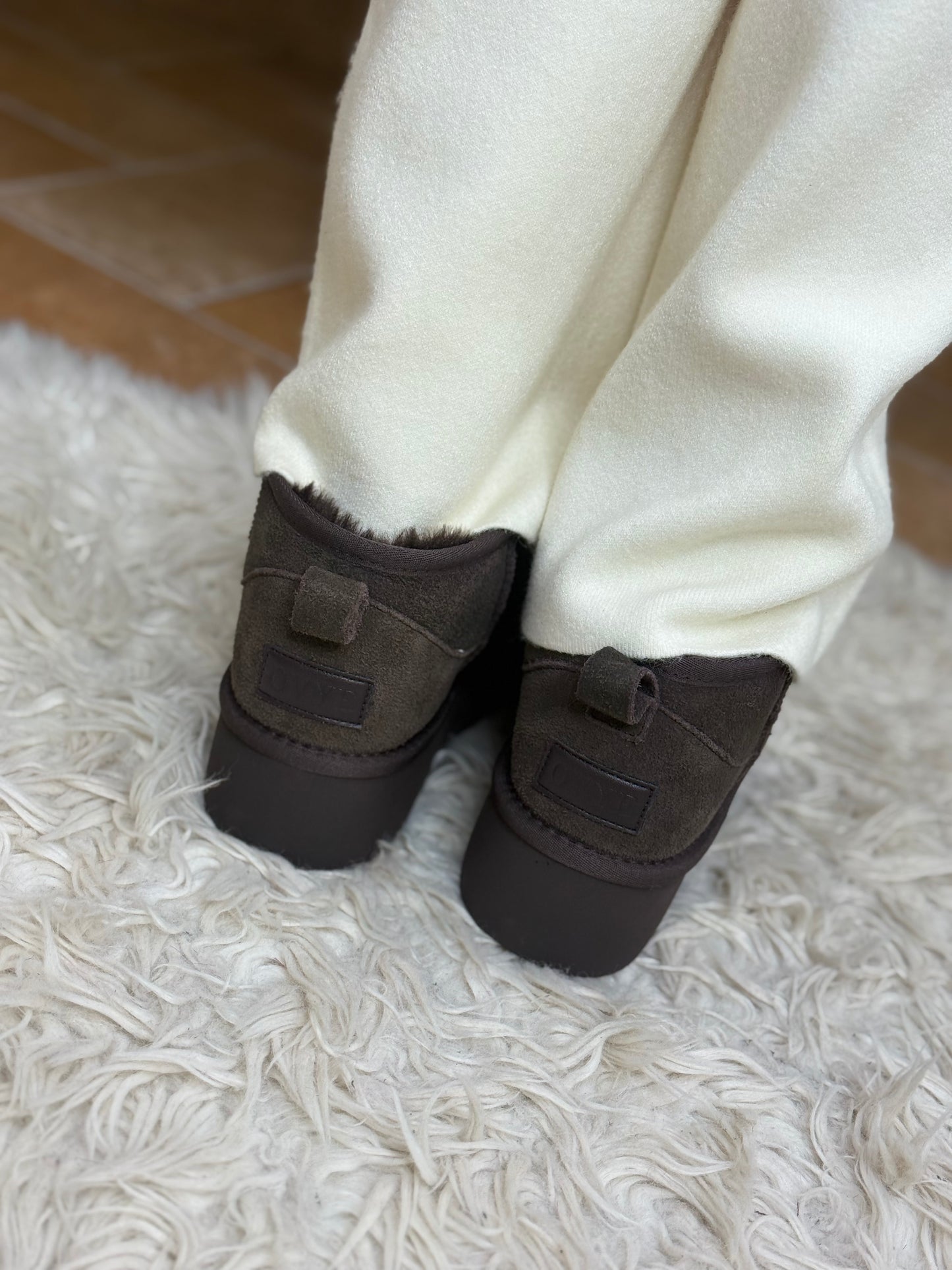 Ovyé stivaletto scavigliato in camoscio MORO