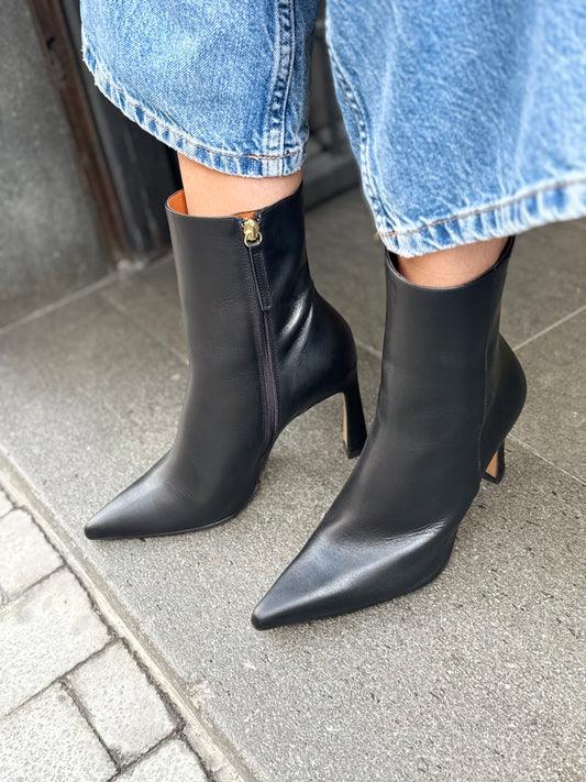 Angel Alarcon LAMIA Stivaletto in pelle con zip laterale NERO