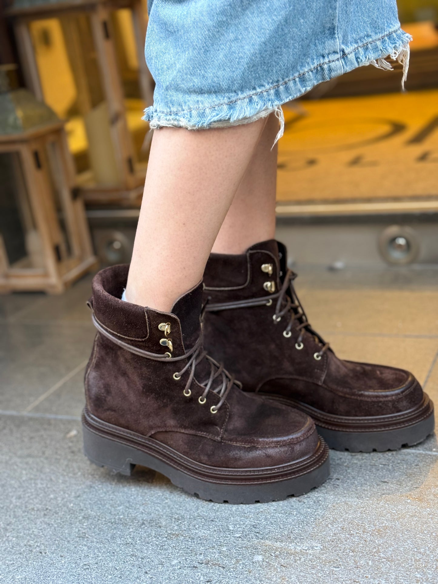 Anfibio in pelle scamosciata MORO