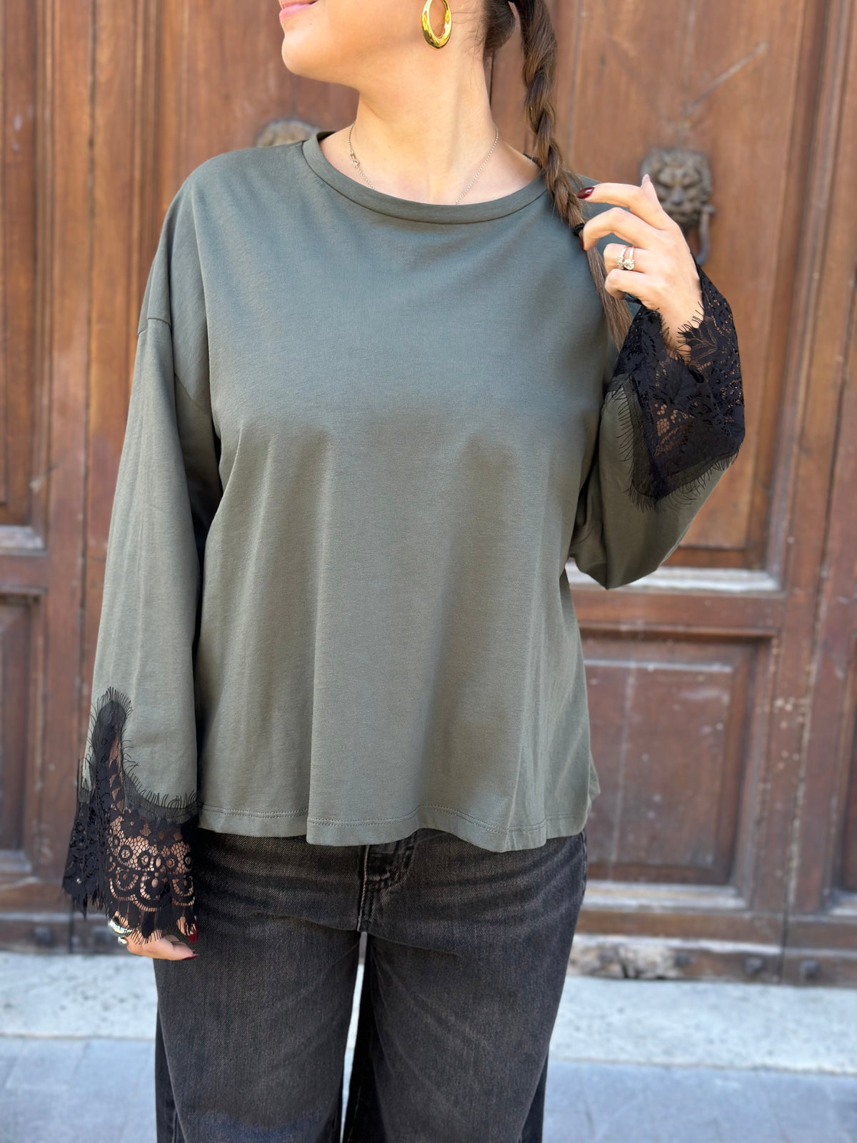 Tensione in T-shirt pizzo  VERDE/NERO
