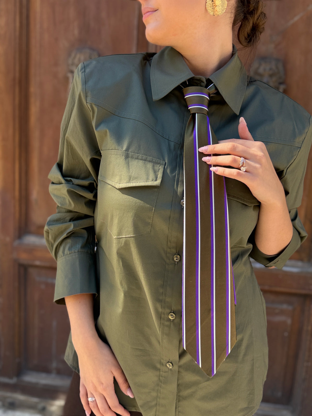 Tensione in Camicia con cravatta VERDE