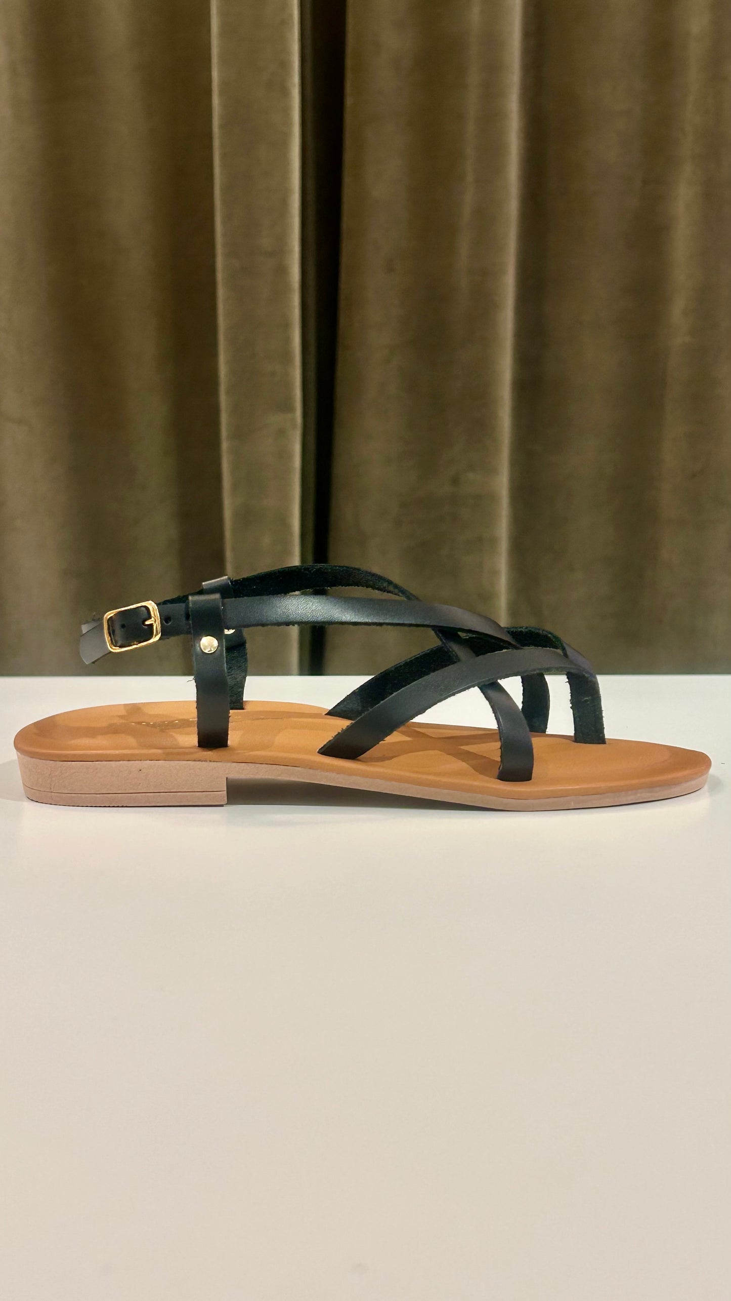 Infradito flat con incrocio NERO