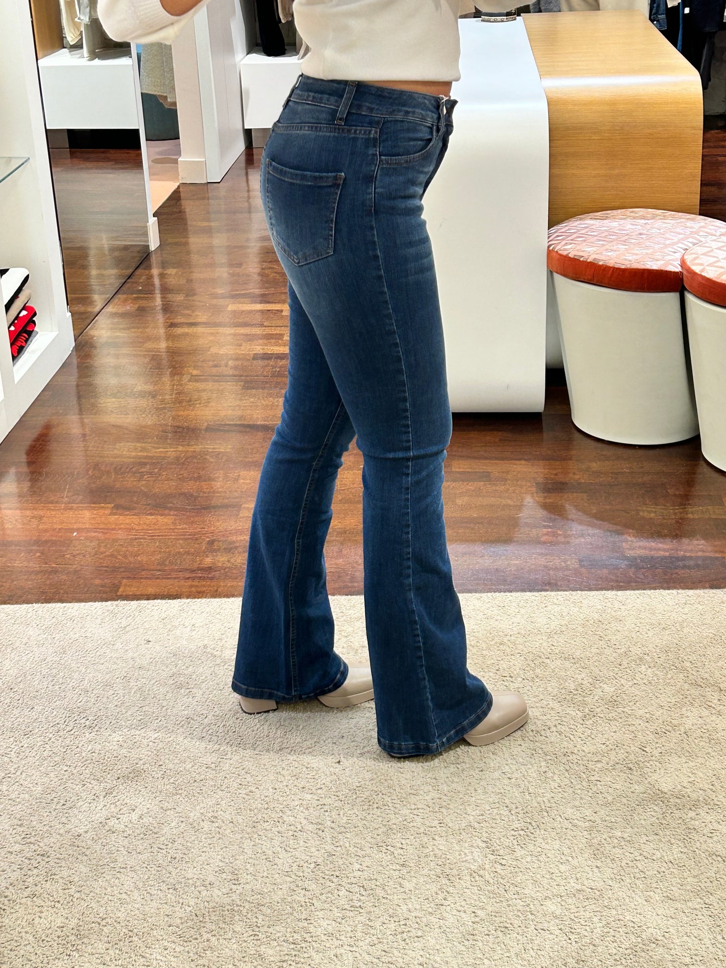 Madame Urbana jeans a zampa