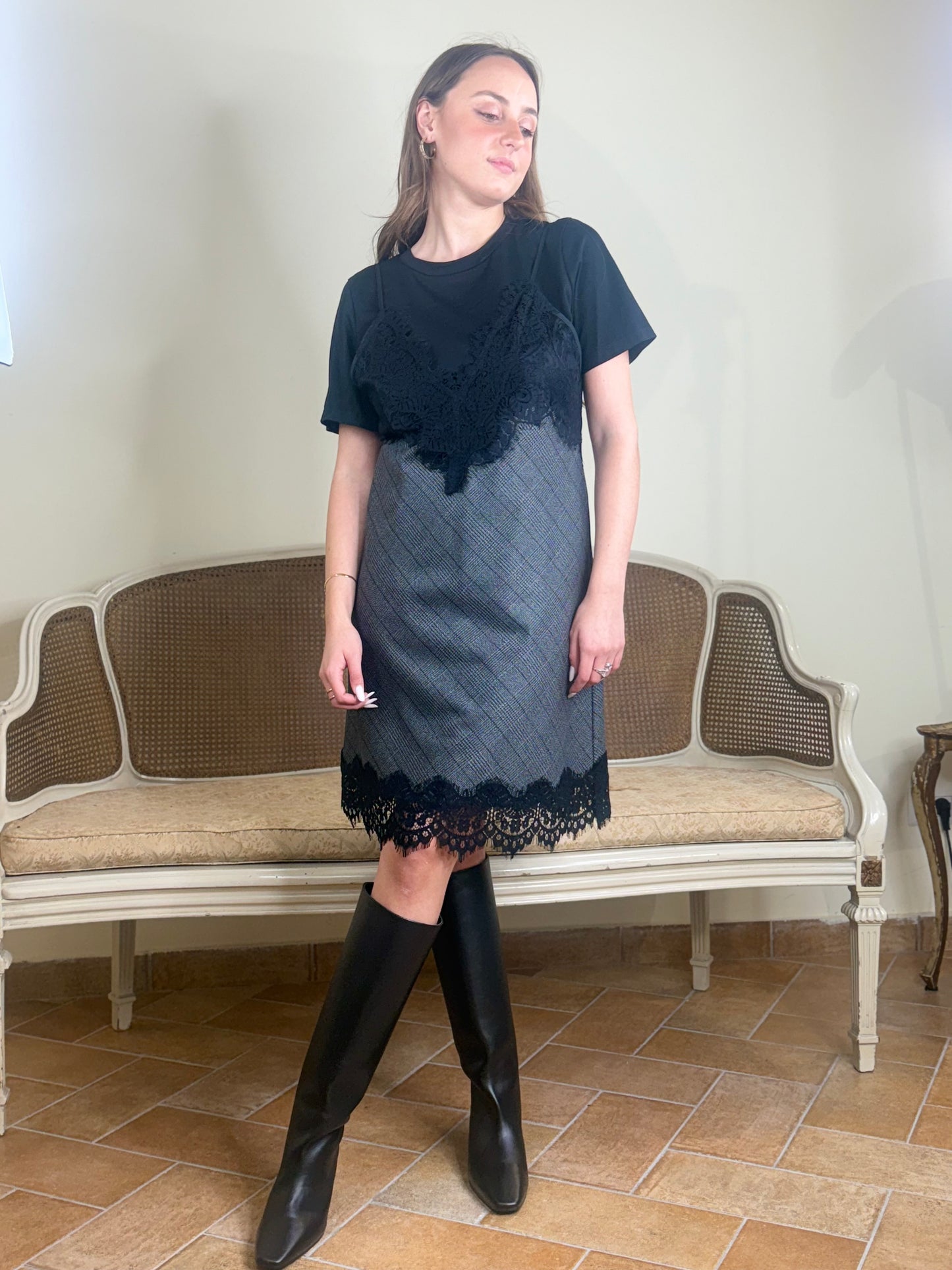 Tensione In Abito chick pizzo + t-shirt NERO
