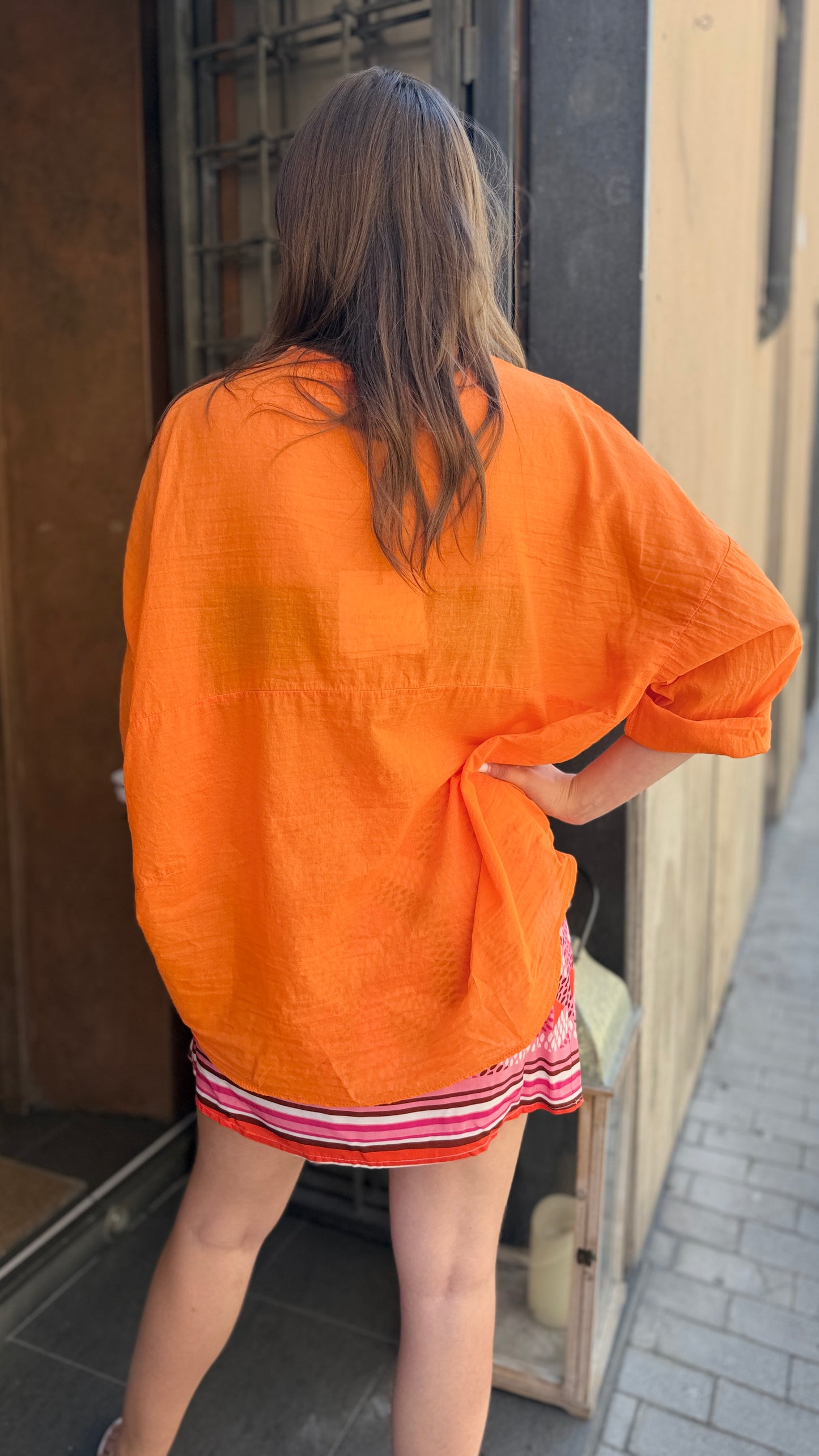 Tensione in Camicia Arancio