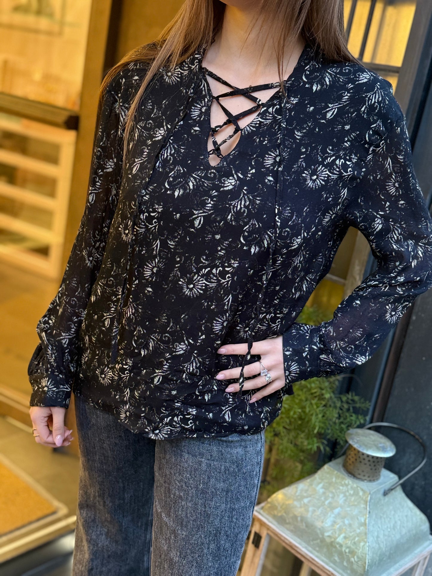 Blusa KAYA stampa floreale NERO/BURRO