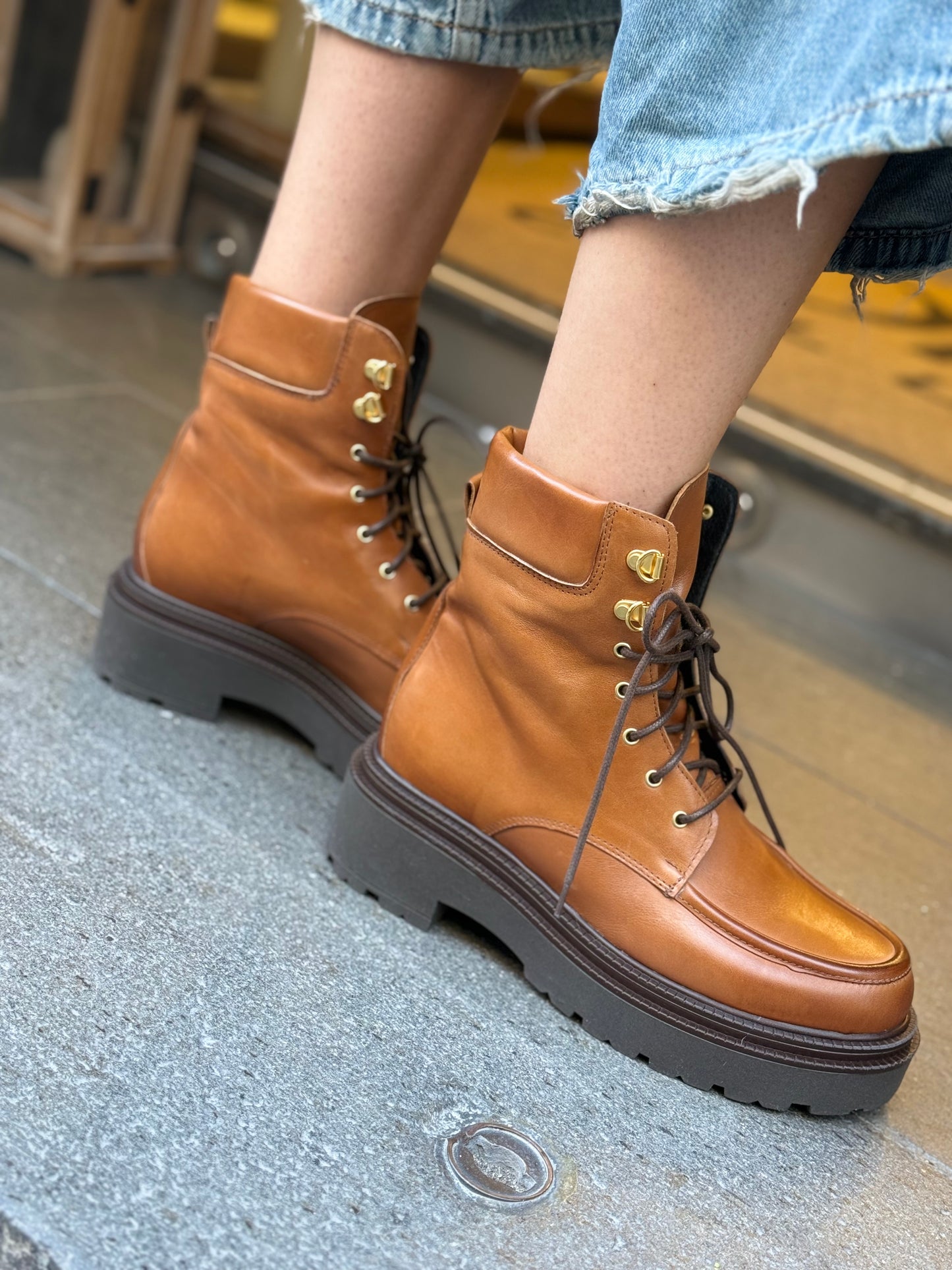 Anfibio in pelle liscia CUOIO