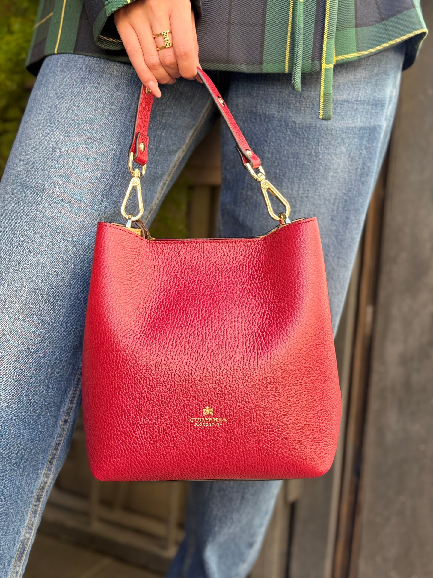 Cuoieria Fiorentina CANDY small bucket CHERRY