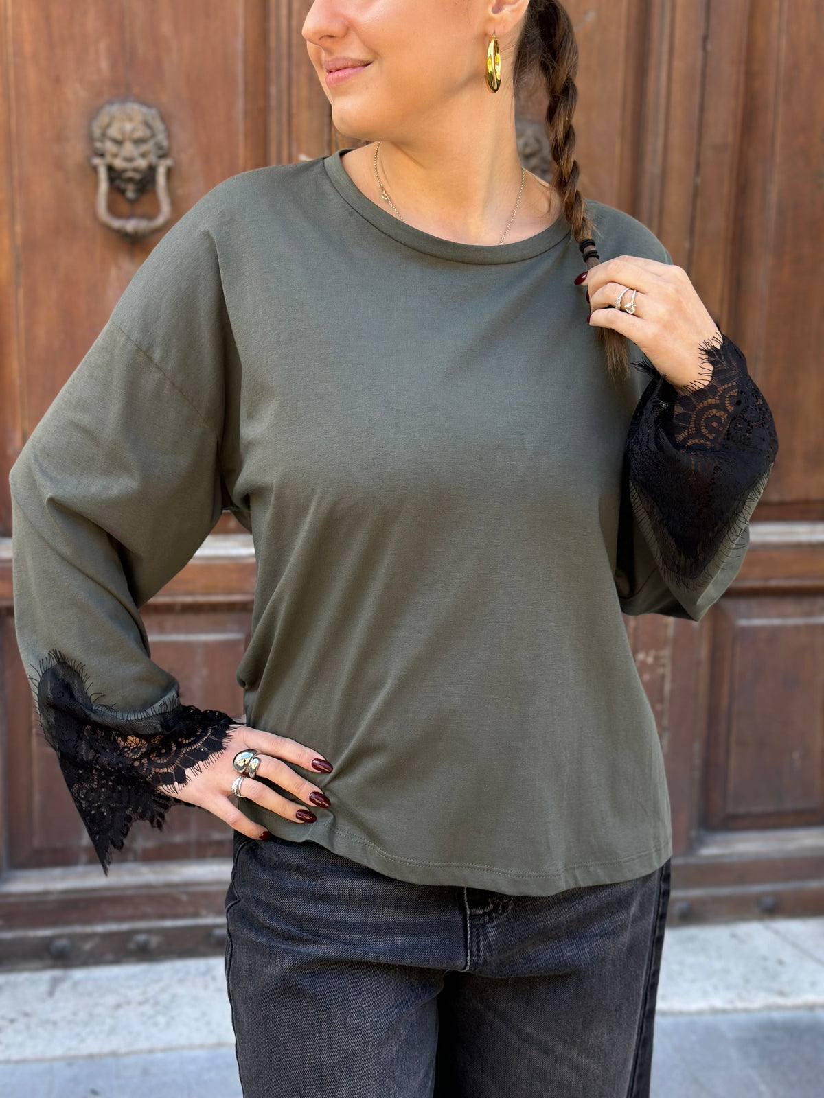 Tensione in T-shirt pizzo  VERDE/NERO