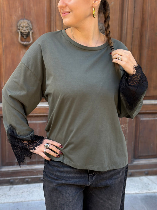Tensione in T-shirt pizzo  VERDE/NERO